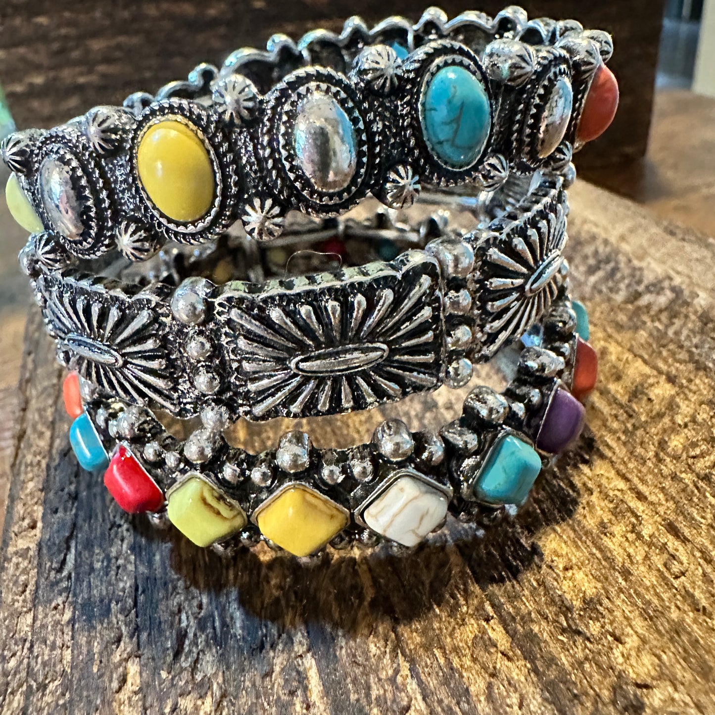 Boho Western Concho Bracelet, Navajo Pearl Beaded Stretch Cuff Bracelet, Gift Box - Silver Elegant