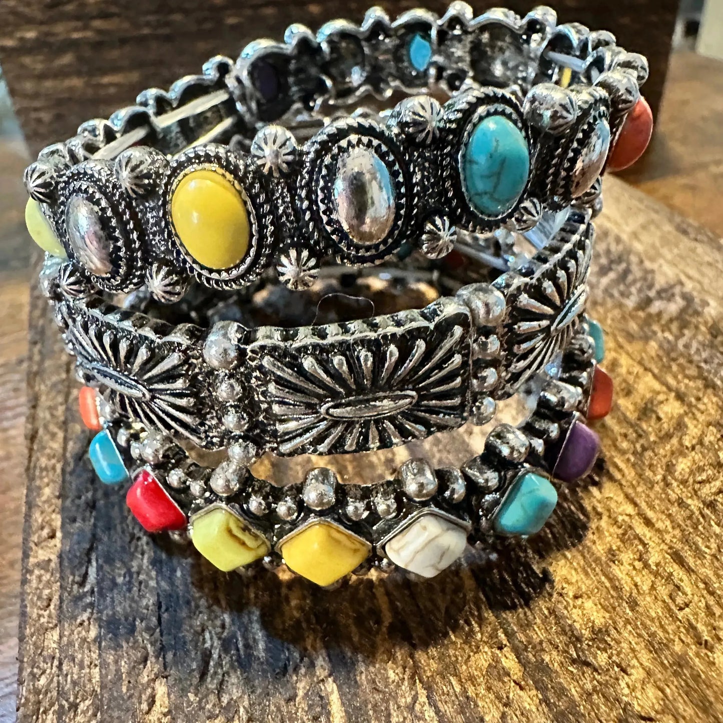 Boho Western Concho Bracelet, Navajo Pearl Beaded Stretch Cuff Bracelet, Gift Box - Silver Elegant