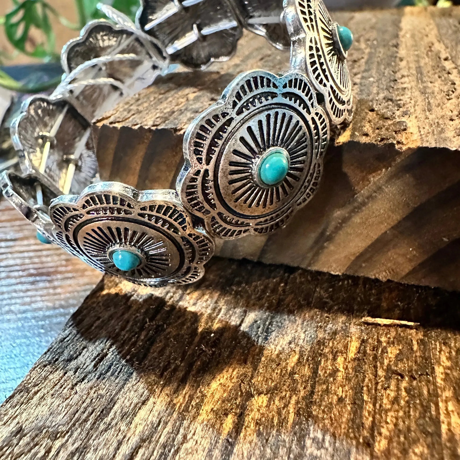 Handcrafted Boho Cowgirl Bracelet, Western Turquoise Floral Concho Stretch Bracelet, Gift Box - Silver Elegant