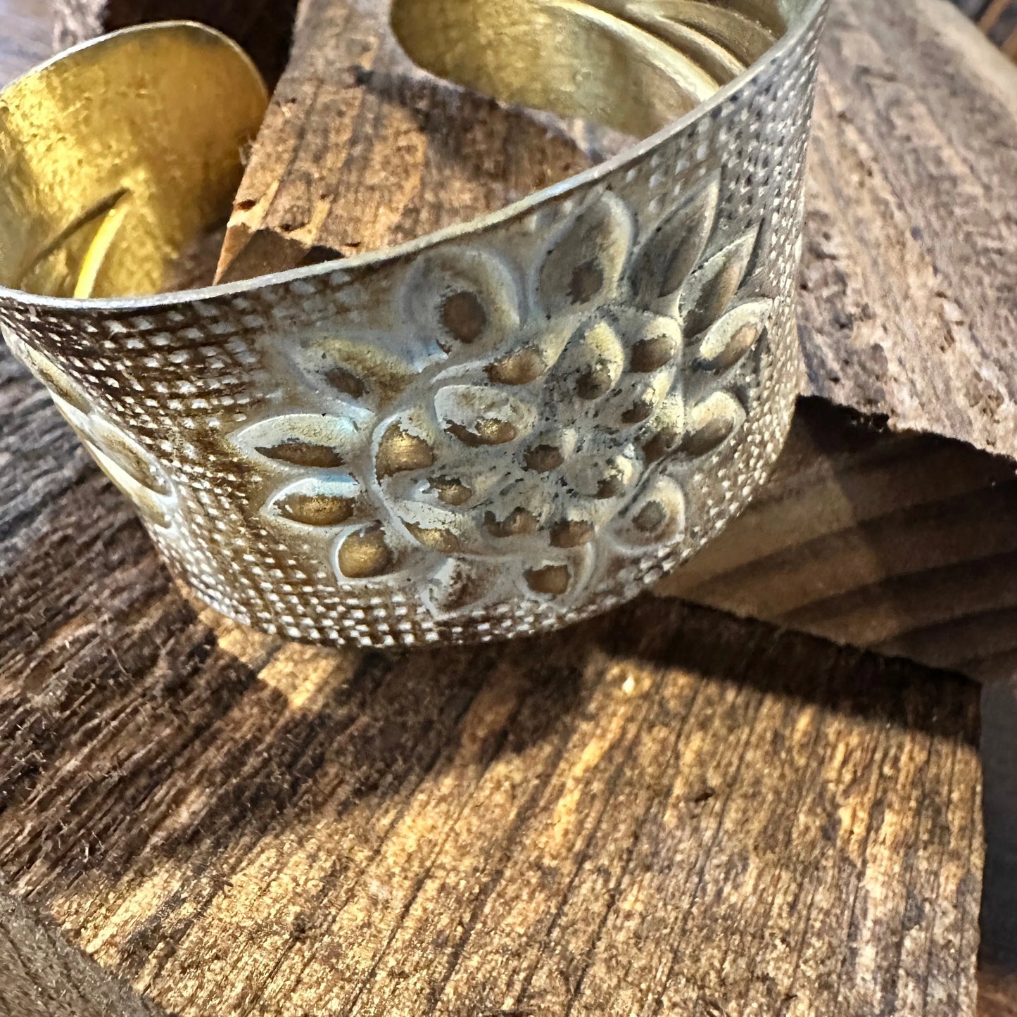 Handcrafted Artesian Boho Brass Patina Bracelet, Warm Brown & White Sunflower, Adjustable, Gift Box - Silver Elegant
