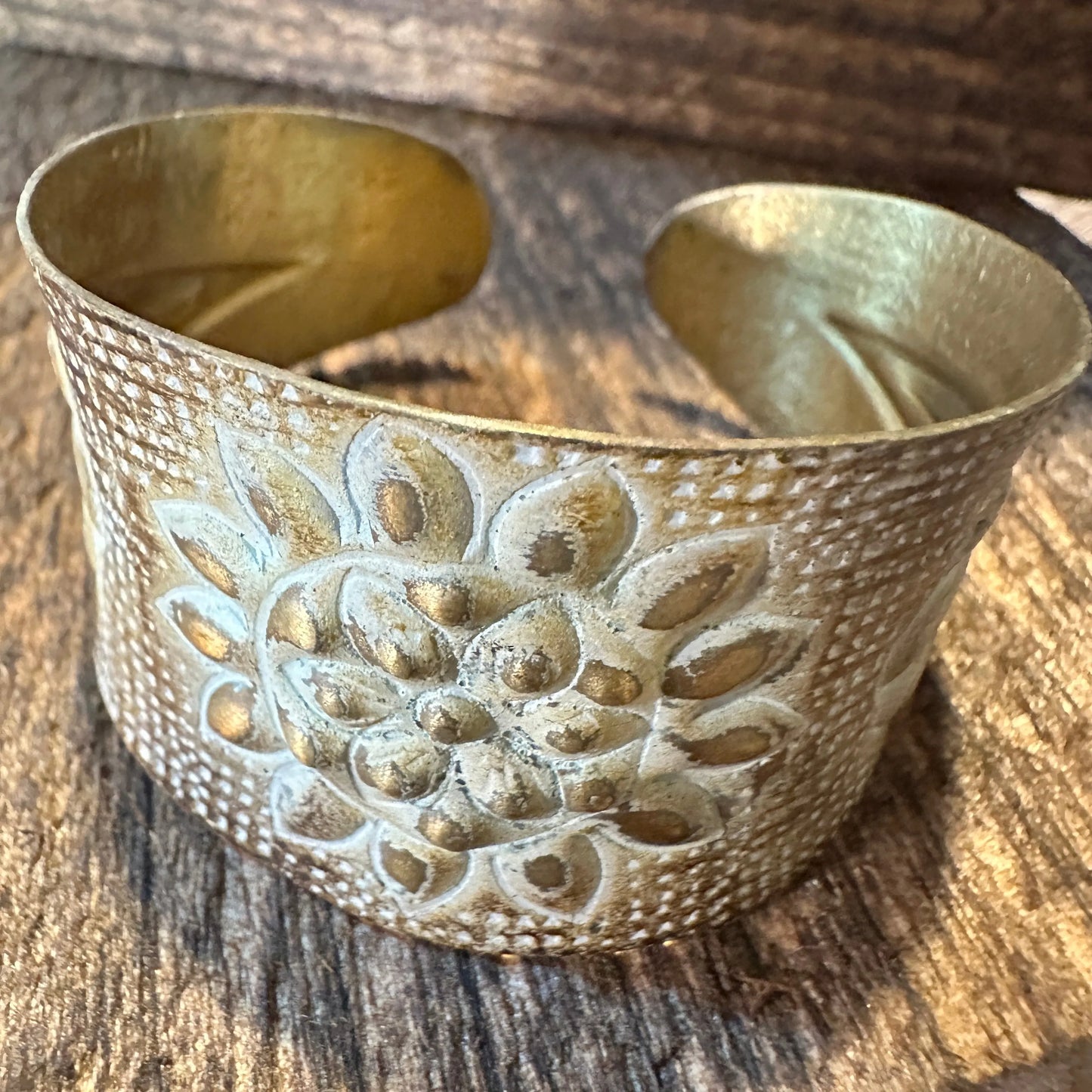Handcrafted Artesian Boho Brass Patina Bracelet, Warm Brown & White Sunflower, Adjustable, Gift Box - Silver Elegant