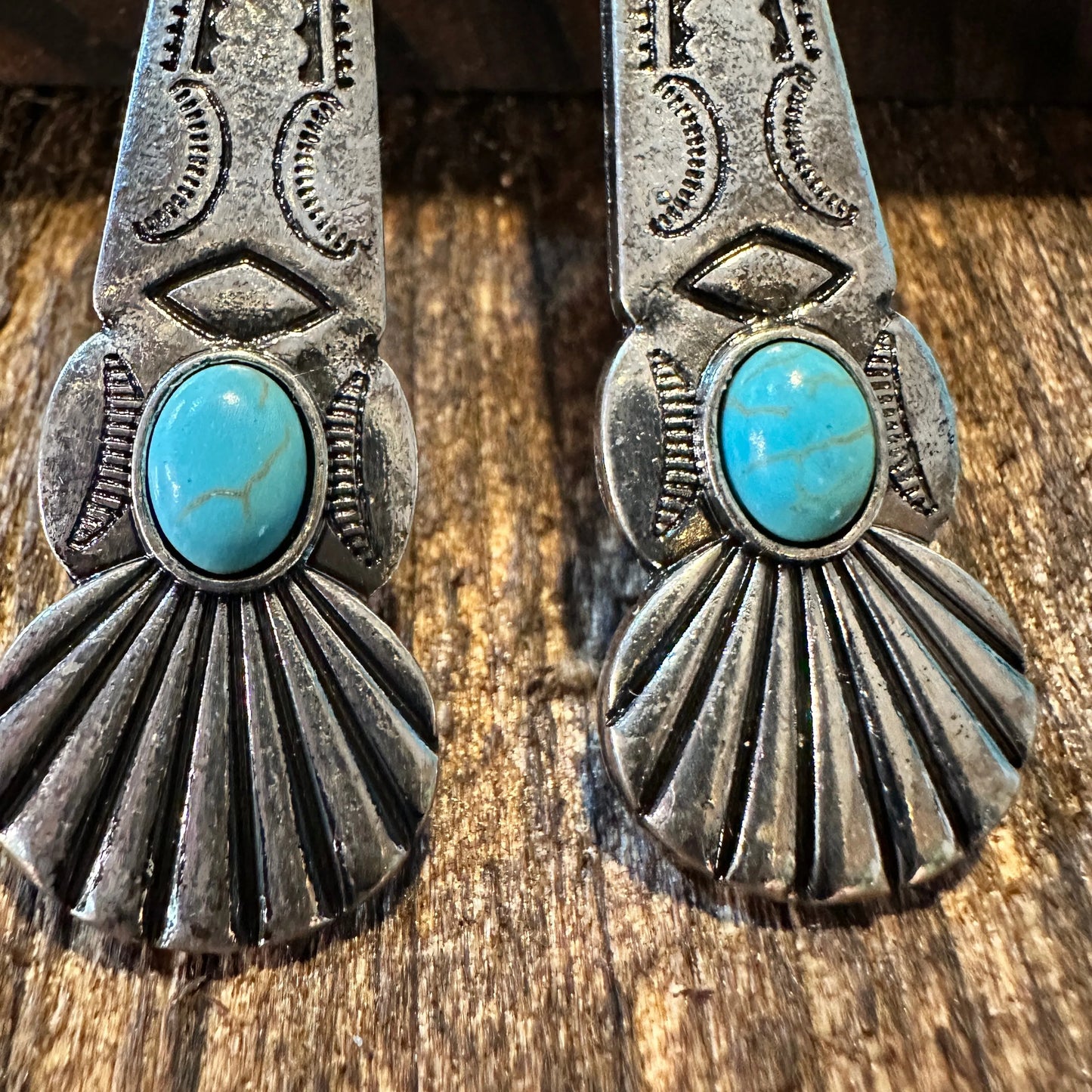 Boho Hippie Cowgirl Conch Drop Earrings, Turquoise Stone Silver Plated, Gift Box - Silver Elegant