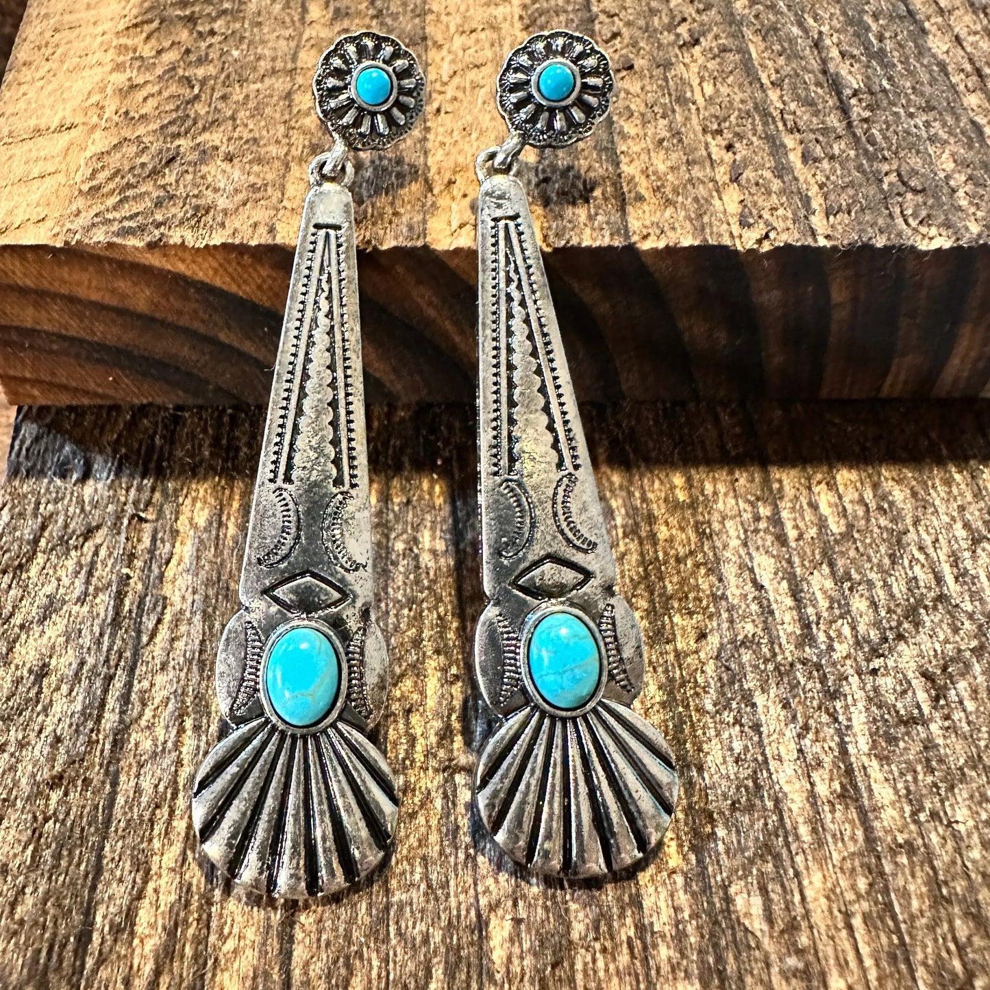 Boho Hippie Cowgirl Conch Drop Earrings, Turquoise Stone Silver Plated, Gift Box - Silver Elegant