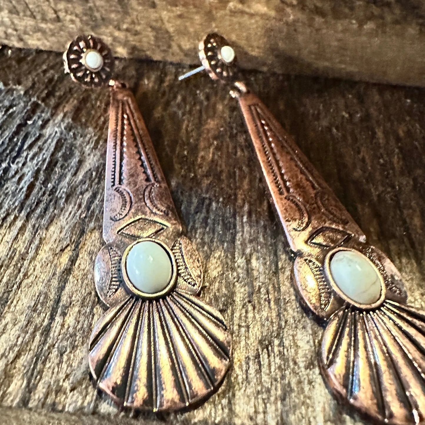 Boho Hippie Cowgirl Conch Drop Earrings, White Stone Copper Plated, Gift Box - Silver Elegant