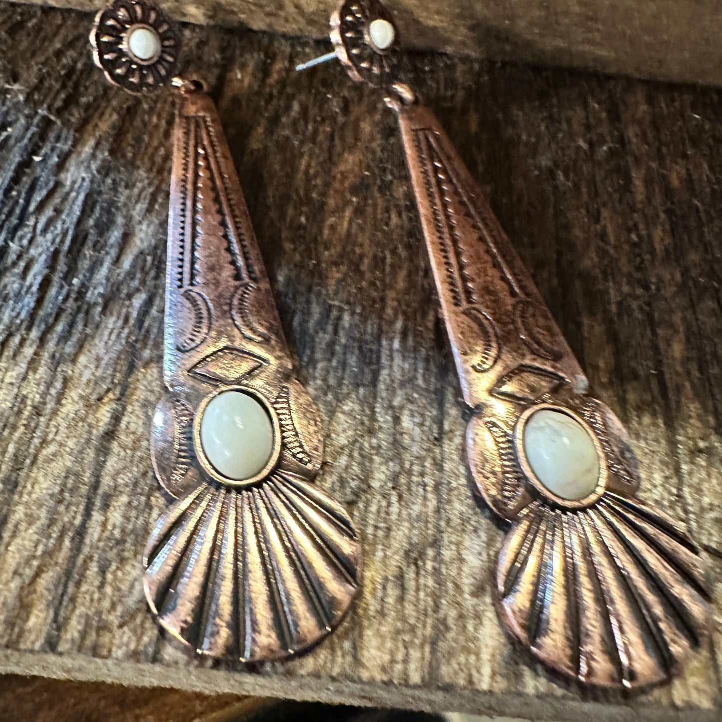 Boho Hippie Cowgirl Conch Drop Earrings, White Stone Copper Plated, Gift Box - Silver Elegant