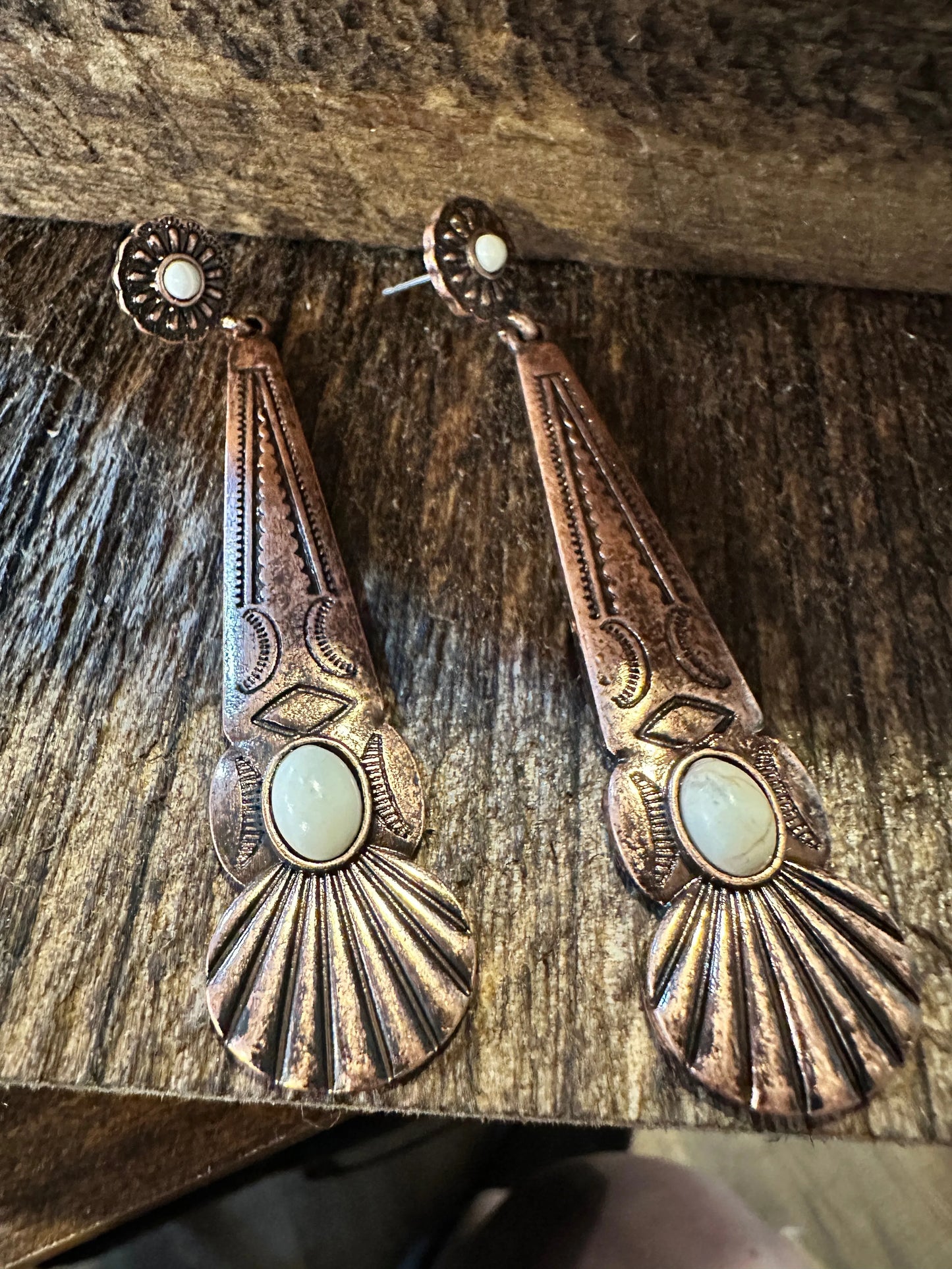 Boho Hippie Cowgirl Conch Drop Earrings, White Stone Copper Plated, Gift Box - Silver Elegant
