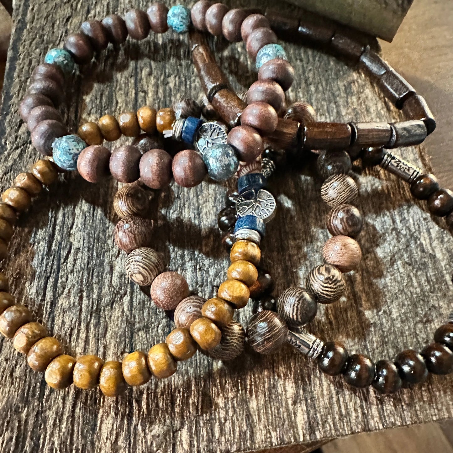 Hippie Bracelet Set featuring chic brown wooden beads and natural coconut shell elements, stretch design, 5 pieces, and a gift box. - Silver Elegant
