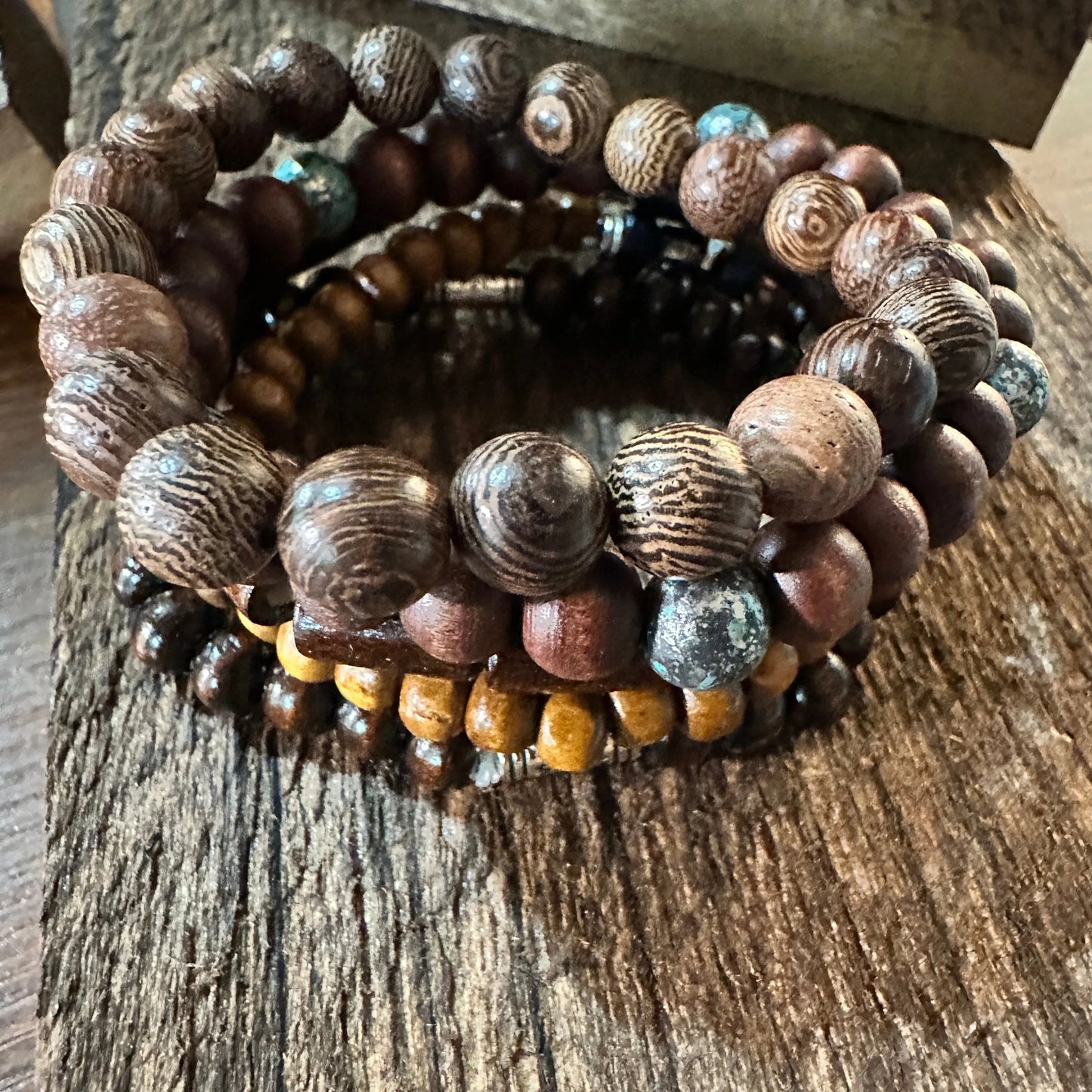 Hippie Bracelet Set featuring chic brown wooden beads and natural coconut shell elements, stretch design, 5 pieces, and a gift box. - Silver Elegant