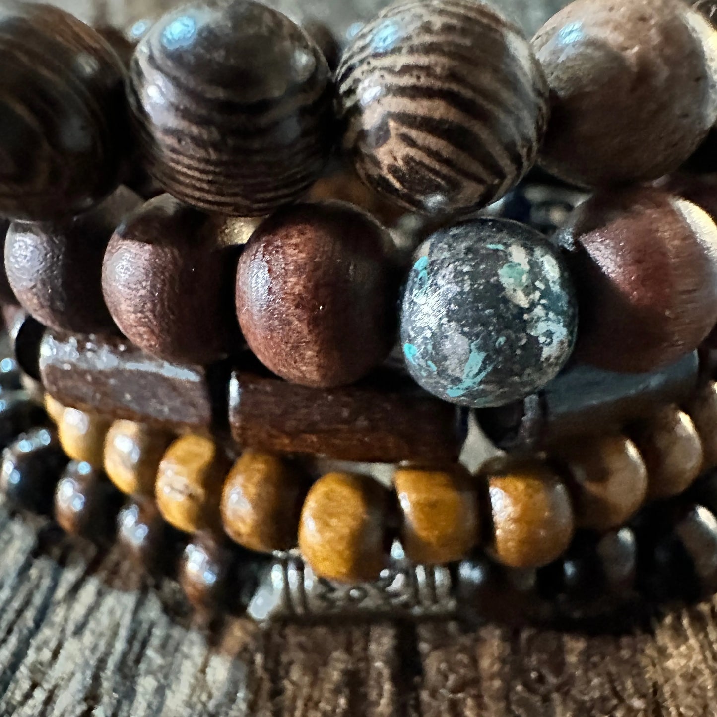 Hippie Bracelet Set featuring chic brown wooden beads and natural coconut shell elements, stretch design, 5 pieces, and a gift box. - Silver Elegant
