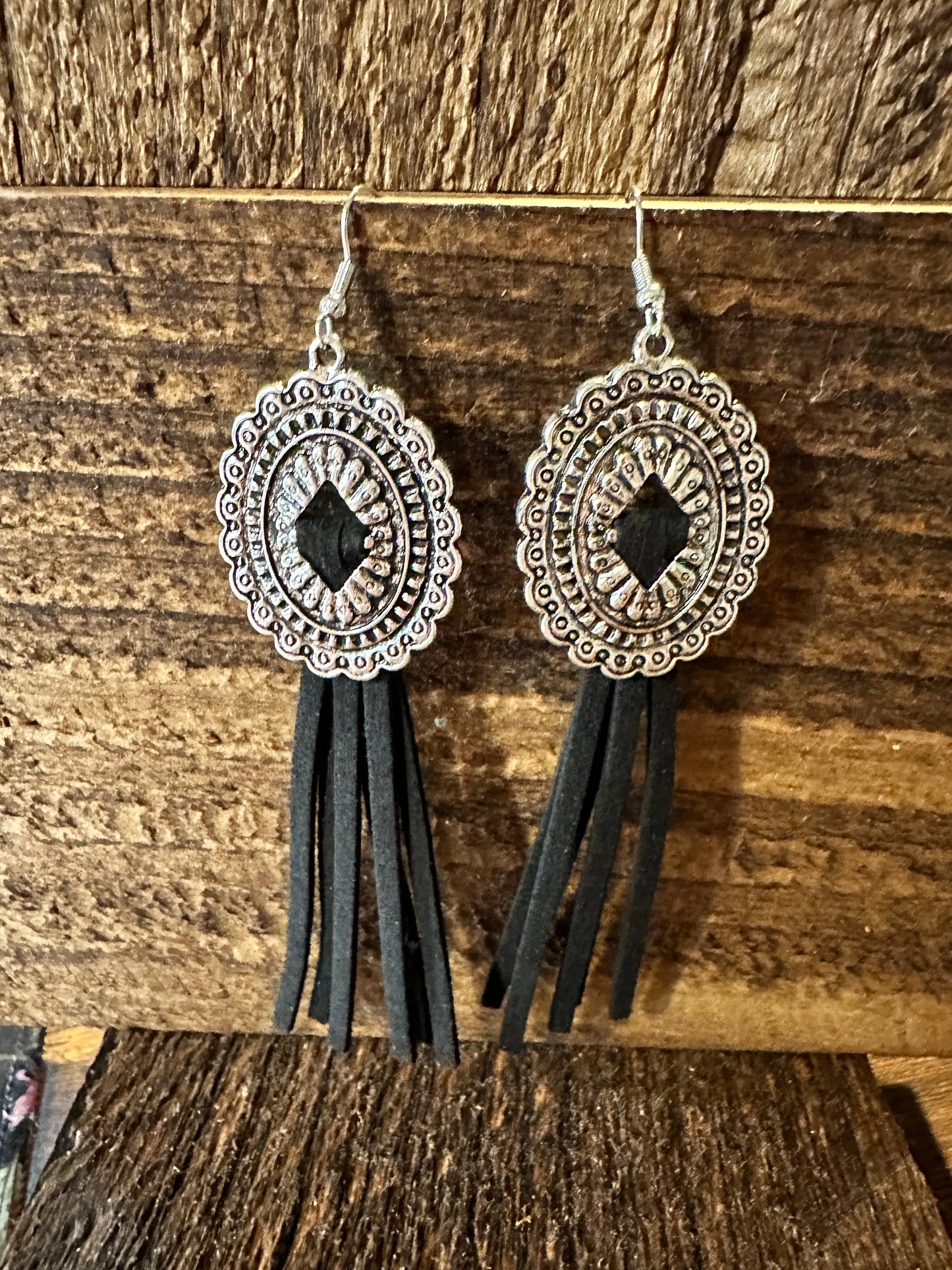 Boho Hippie Western Conch Tribal Silver Drop Wire Earrings, Black Leather, Gift Box - Silver Elegant