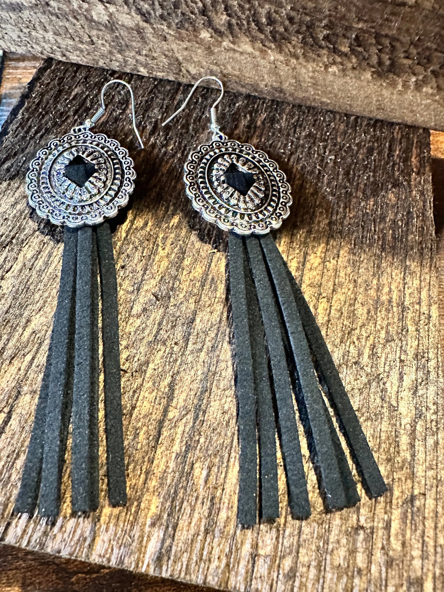Boho Hippie Western Conch Tribal Silver Drop Wire Earrings, Black Leather, Gift Box - Silver Elegant
