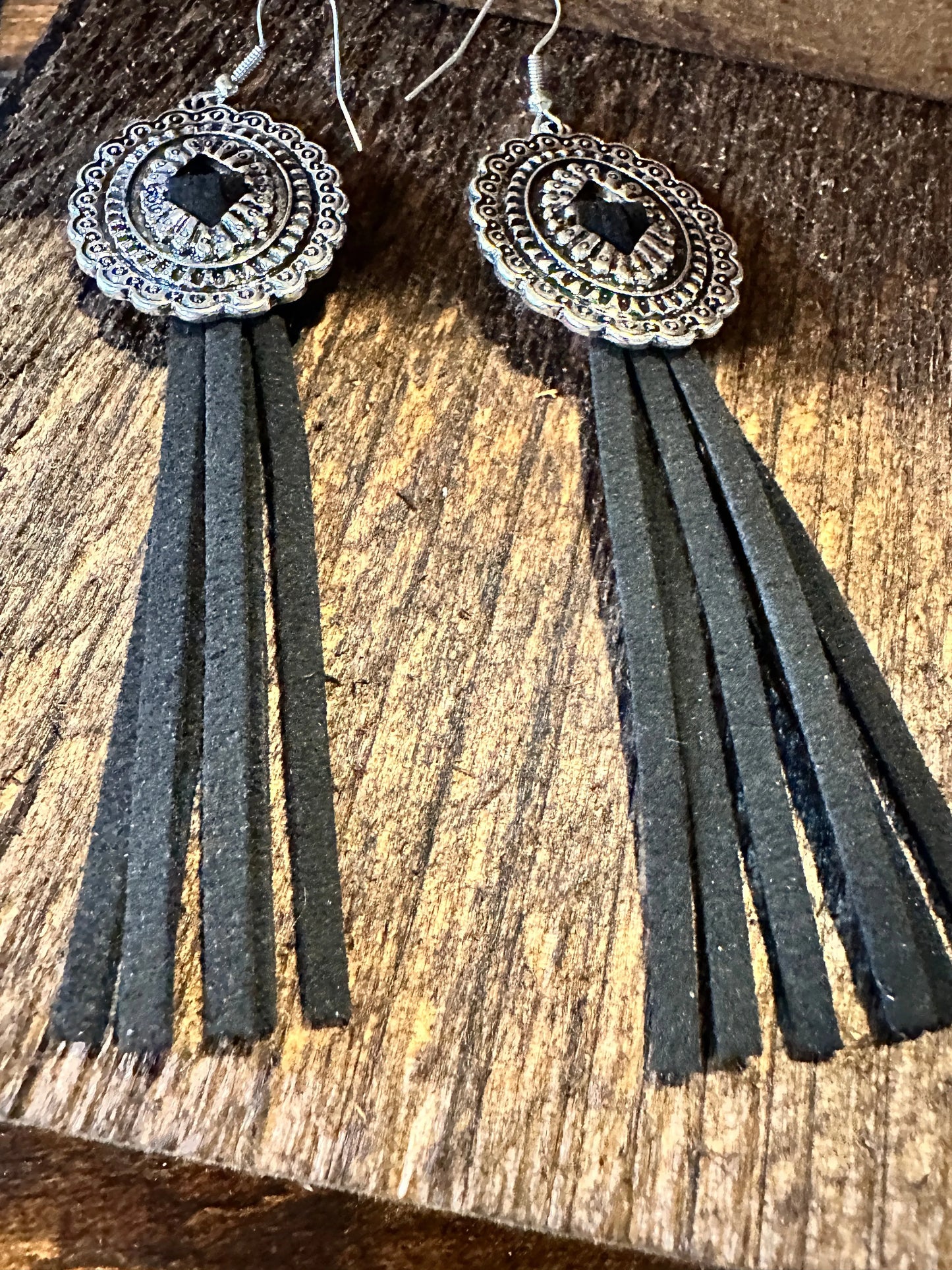 Boho Hippie Western Conch Tribal Silver Drop Wire Earrings, Black Leather, Gift Box - Silver Elegant
