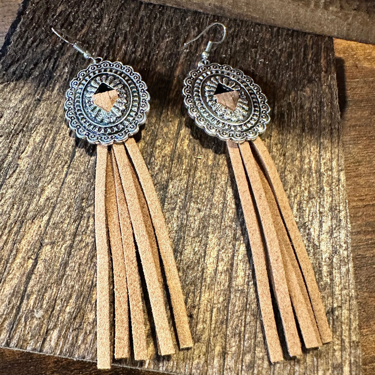 Boho Hippie Western Conch Tribal Silver Drop Wire Earrings, Brown Leather, Gift Box - Silver Elegant