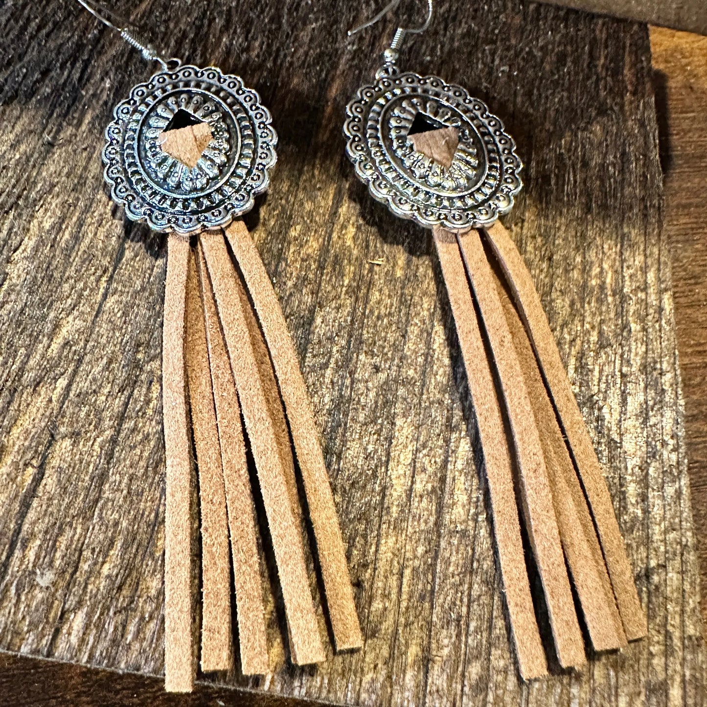 Boho Hippie Western Conch Tribal Silver Drop Wire Earrings, Brown Leather, Gift Box - Silver Elegant