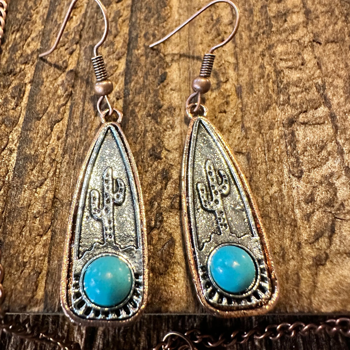 Boho SouthWestern Cowgirl Copper Turquoise Cactus Necklace/Drop Earring Set, Gift Box - Silver Elegant