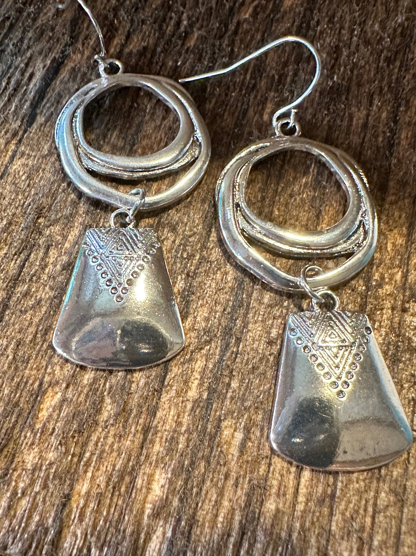 Boho Hippie Western Cowgirl Circle Silver Drop Wire Earrings, Gift Box - Silver Elegant