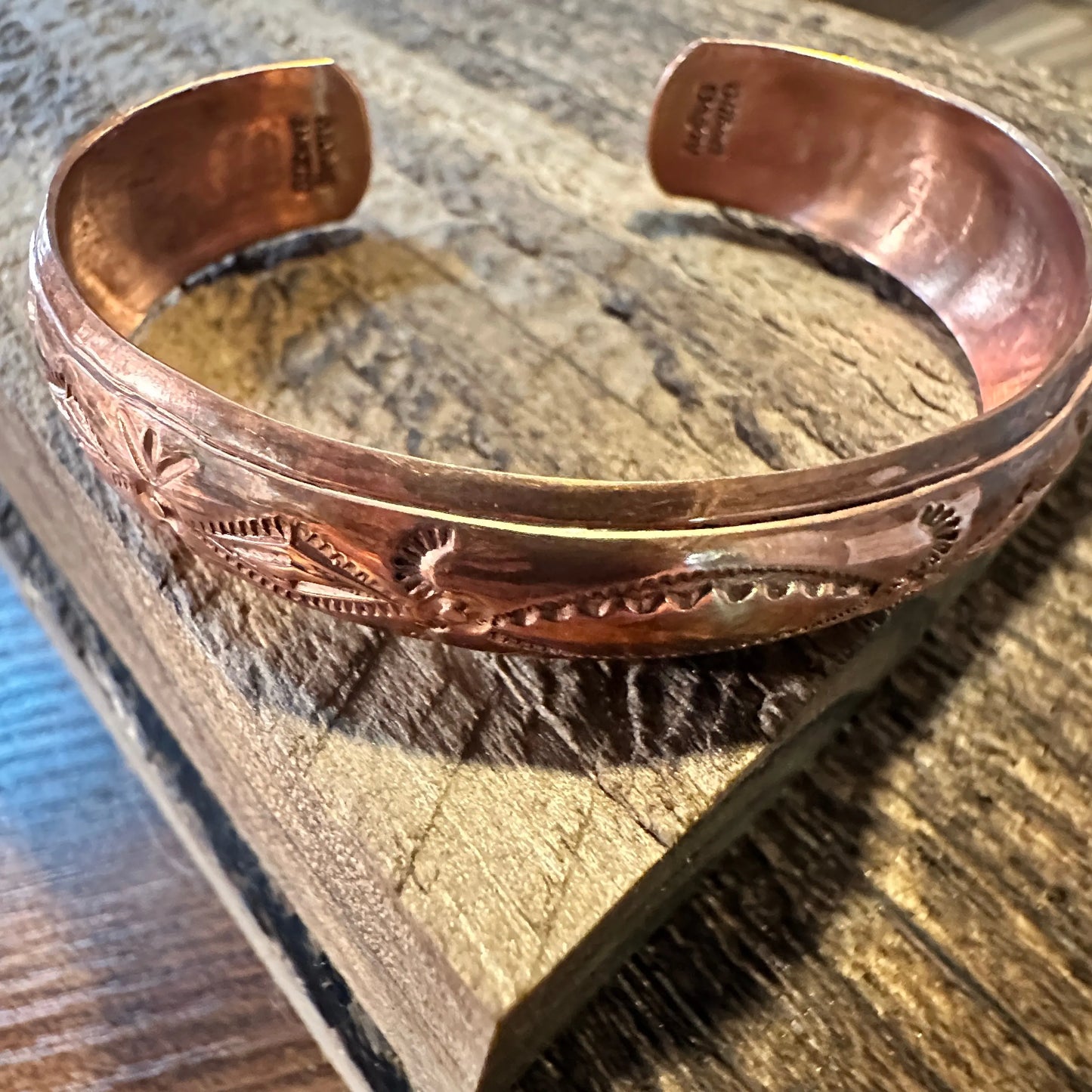 Handcrafted Boho Copper Native American Indian Gilbert Begay Signed Bangle , Gift Box - Silver Elegant