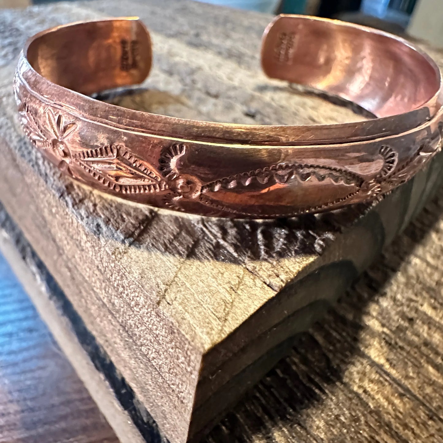 Handcrafted Boho Copper Native American Indian Gilbert Begay Signed Bangle , Gift Box - Silver Elegant