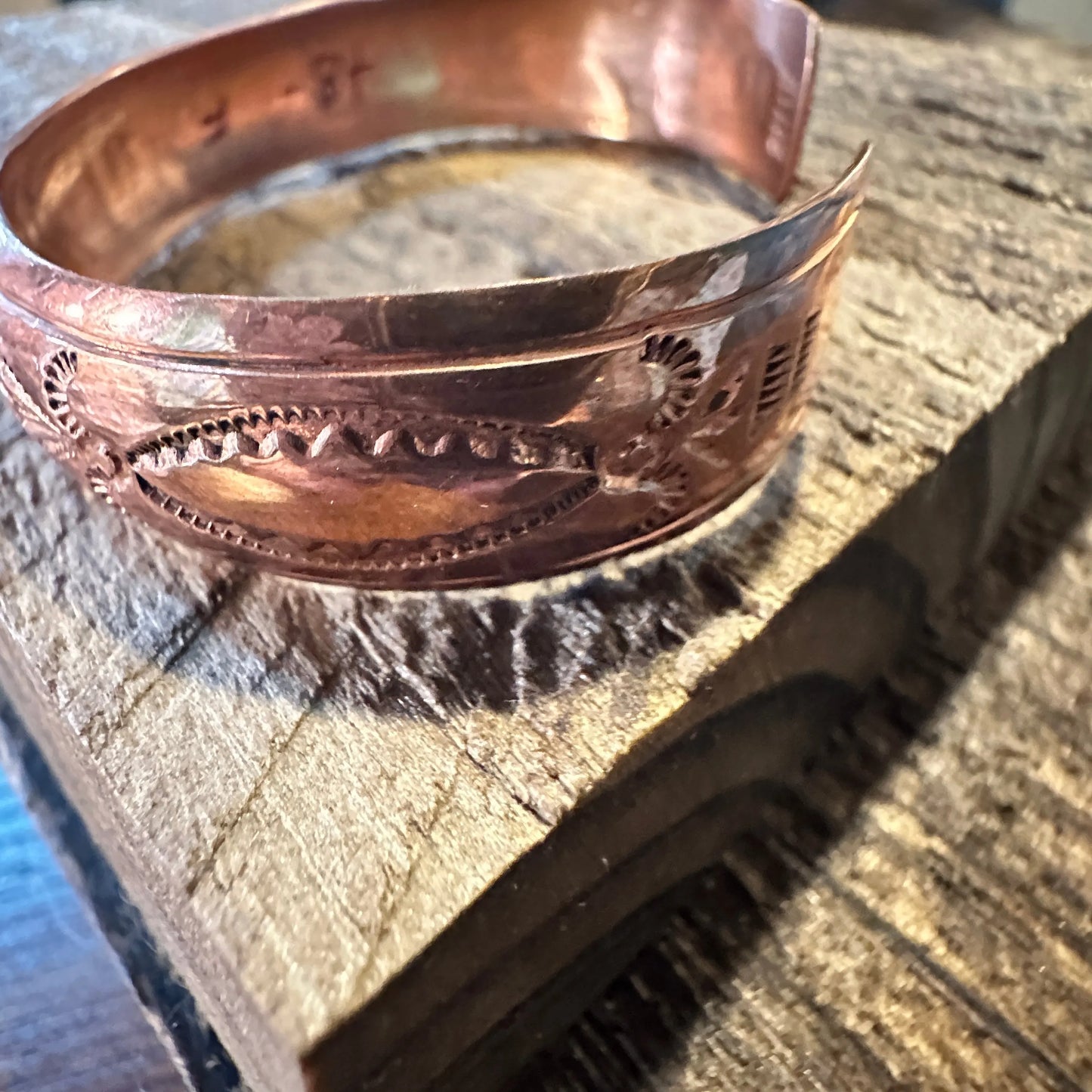 Handcrafted Boho Copper Native American Indian Gilbert Begay Signed Bangle , Gift Box - Silver Elegant