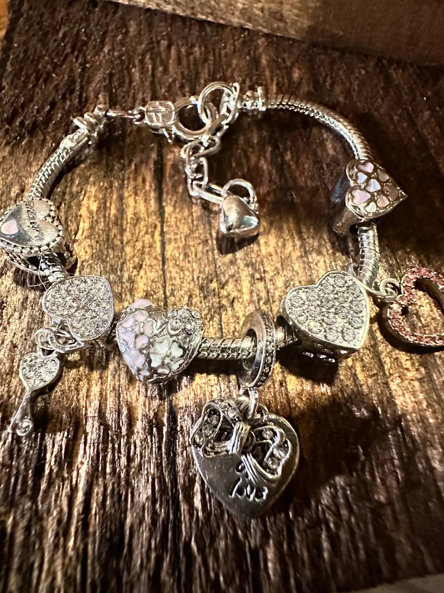 Elegant Heart Pendant Chain Bracelet/Heart Charms, Adjustable - Silver Elegant