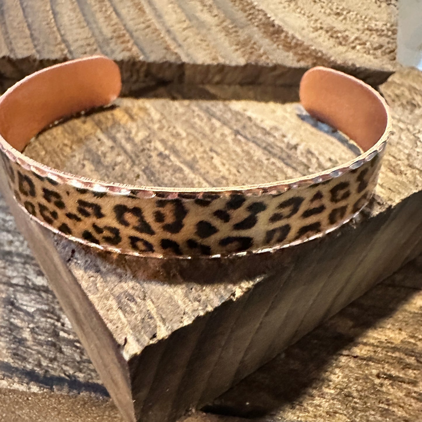 Handmade Boho Copper Narrow Cuff Bracelet, Diamond Cut Leopard Design, Gift Box - Silver Elegant