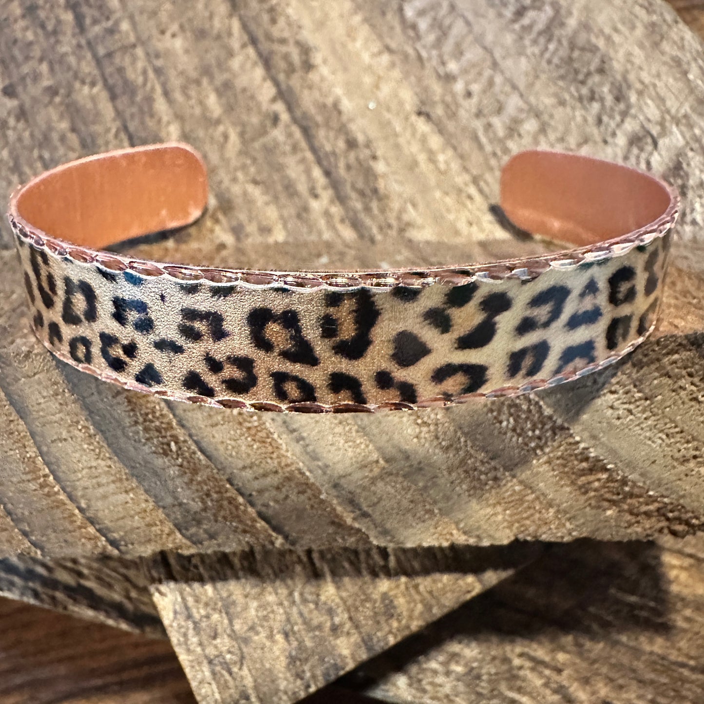 Handmade Boho Copper Narrow Cuff Bracelet, Diamond Cut Leopard Design, Gift Box - Silver Elegant