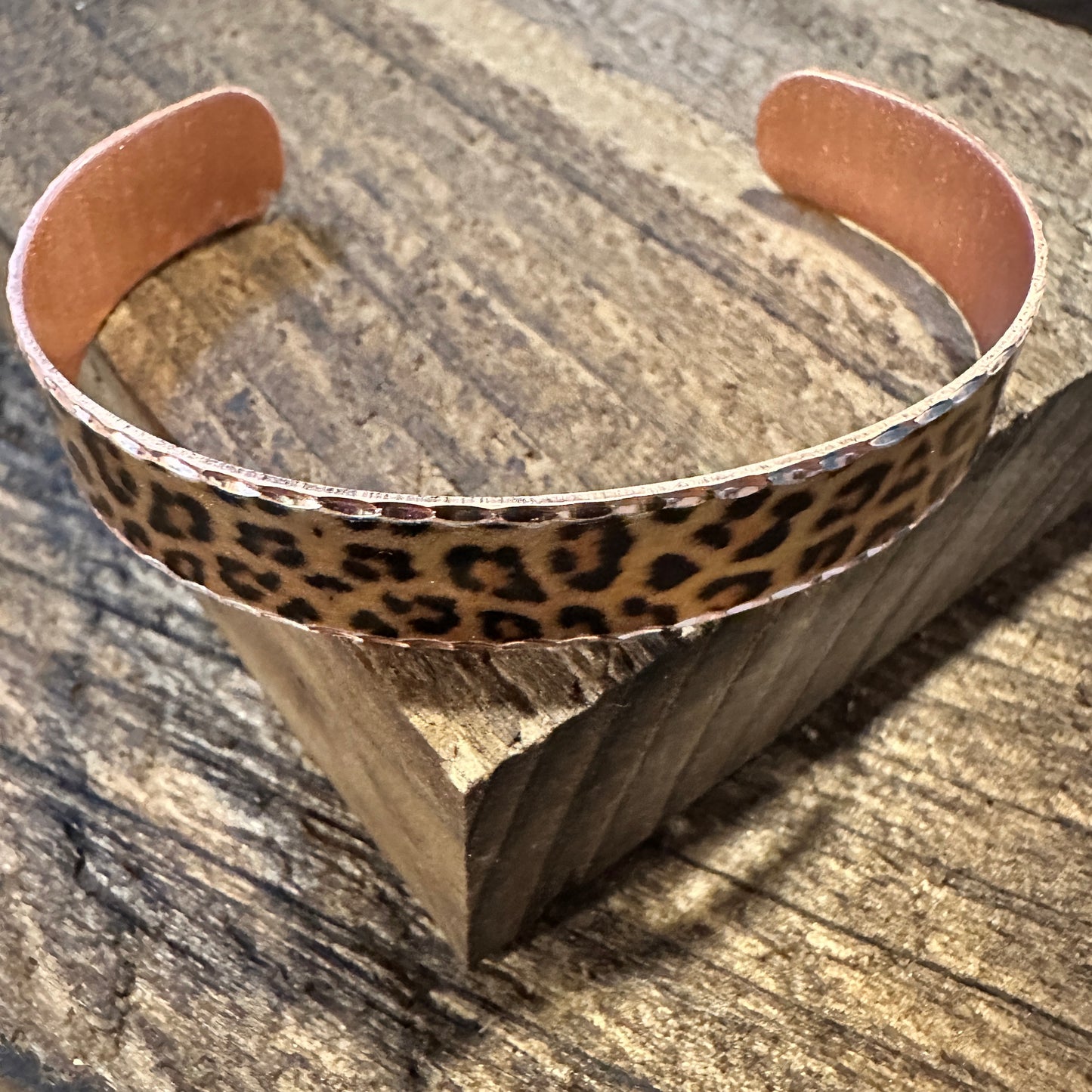 Handmade Boho Copper Narrow Cuff Bracelet, Diamond Cut Leopard Design, Gift Box - Silver Elegant