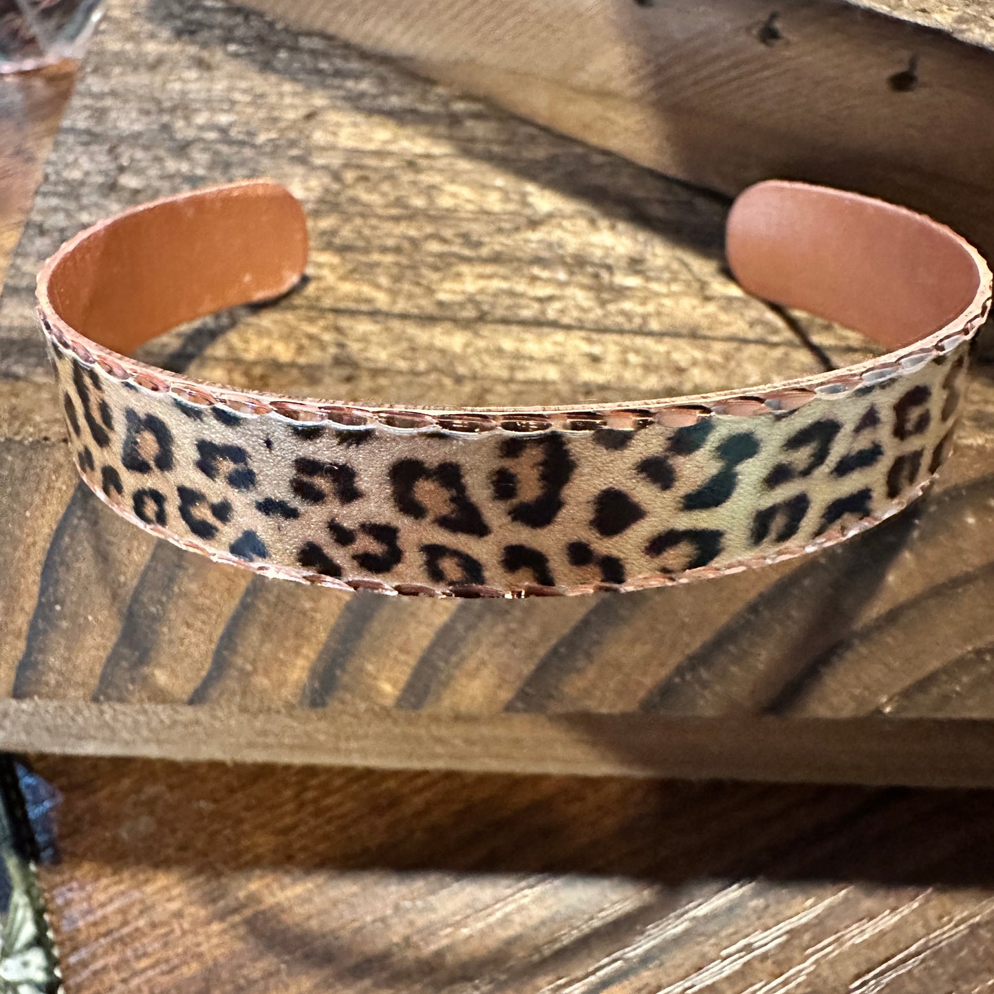Handmade Boho Copper Narrow Cuff Bracelet, Diamond Cut Leopard Design, Gift Box - Silver Elegant