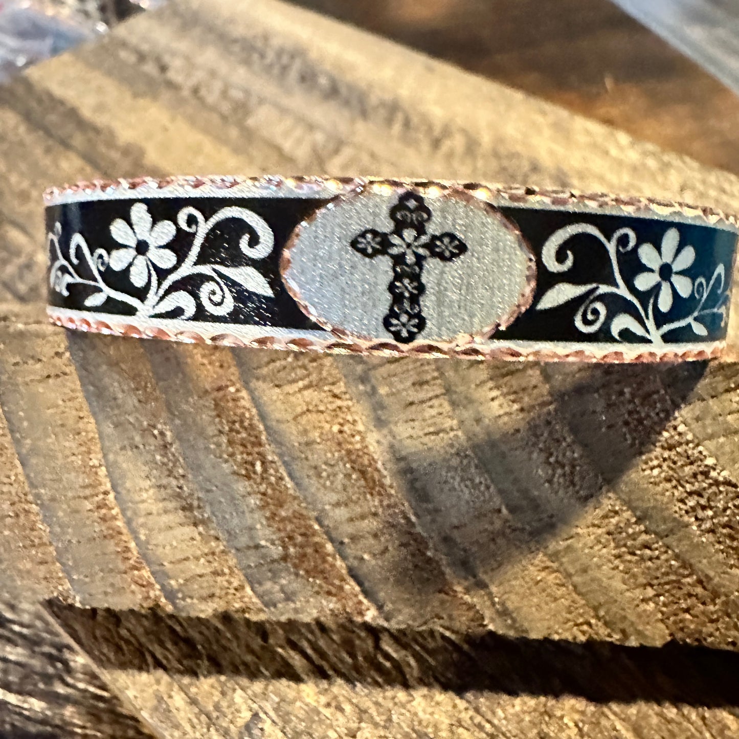 Handmade Boho Copper Narrow Cuff Bracelet, Diamond Cut Cross Native Design, Gift Box - Silver Elegant