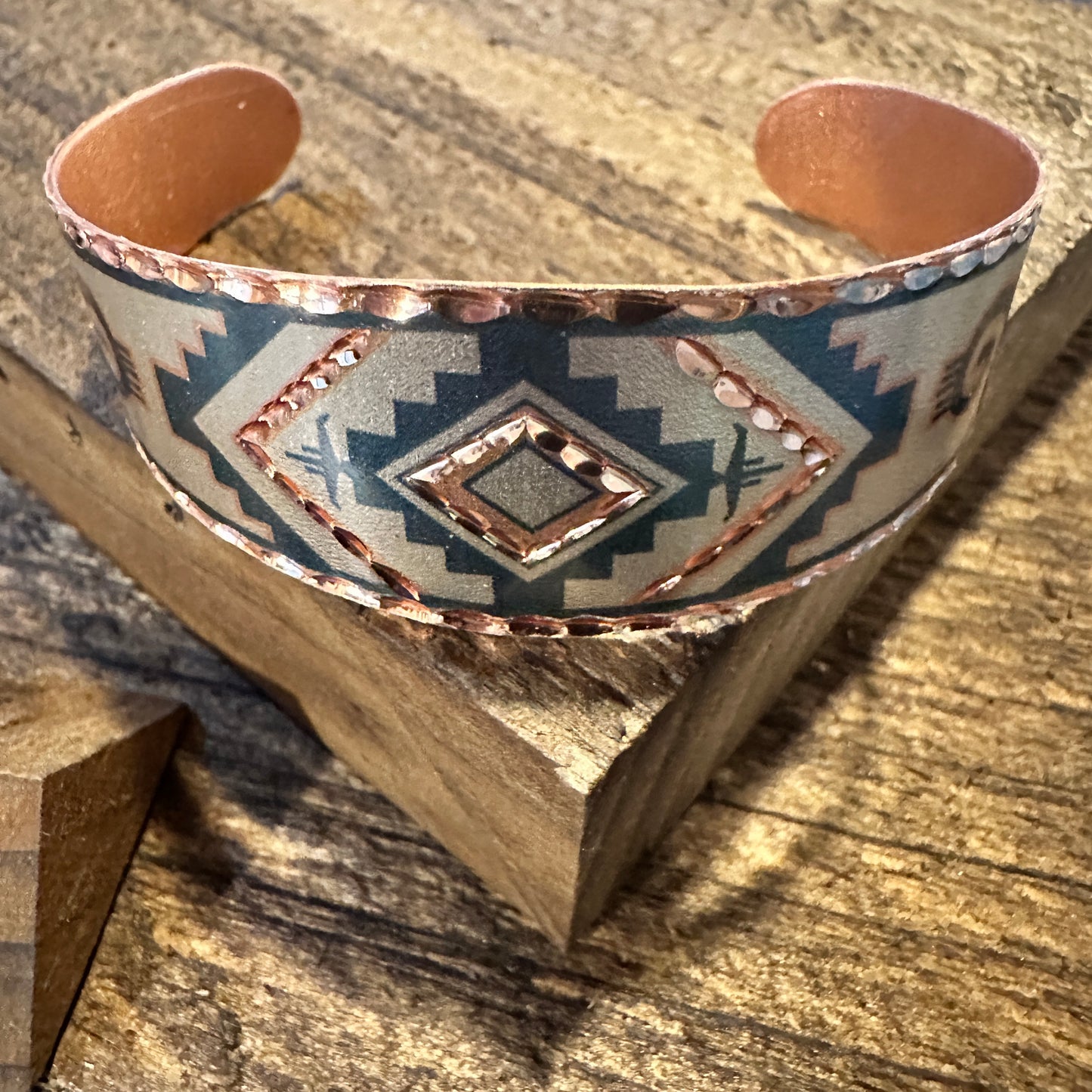 Handmade Boho Copper Wide Cuff Bracelet, Diamond Cut Navajo Native Design, Gift Box - Silver Elegant