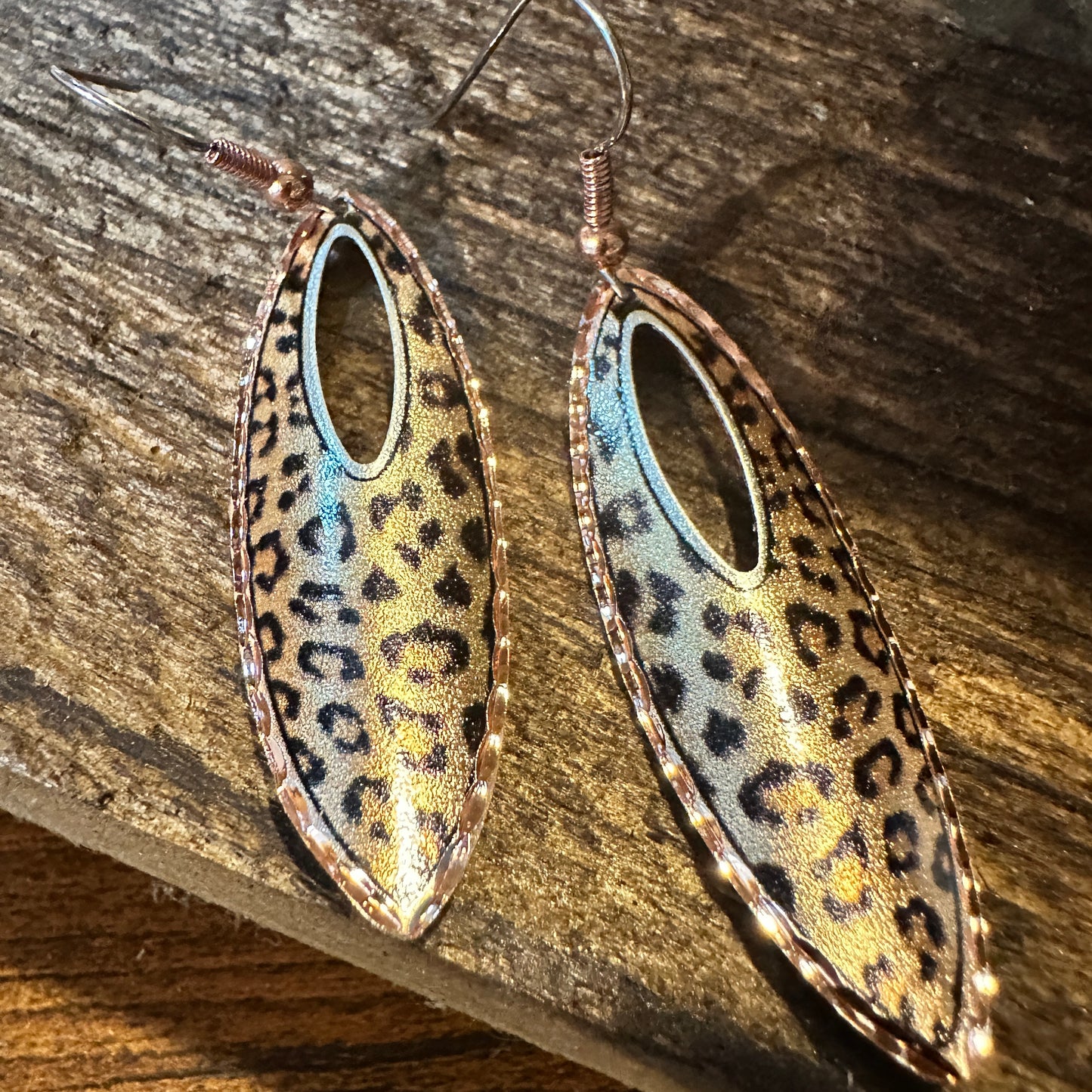 Handmade Boho Copper Earrings, Tear Drop Leopard Wire Earrings, Gift Box - Silver Elegant