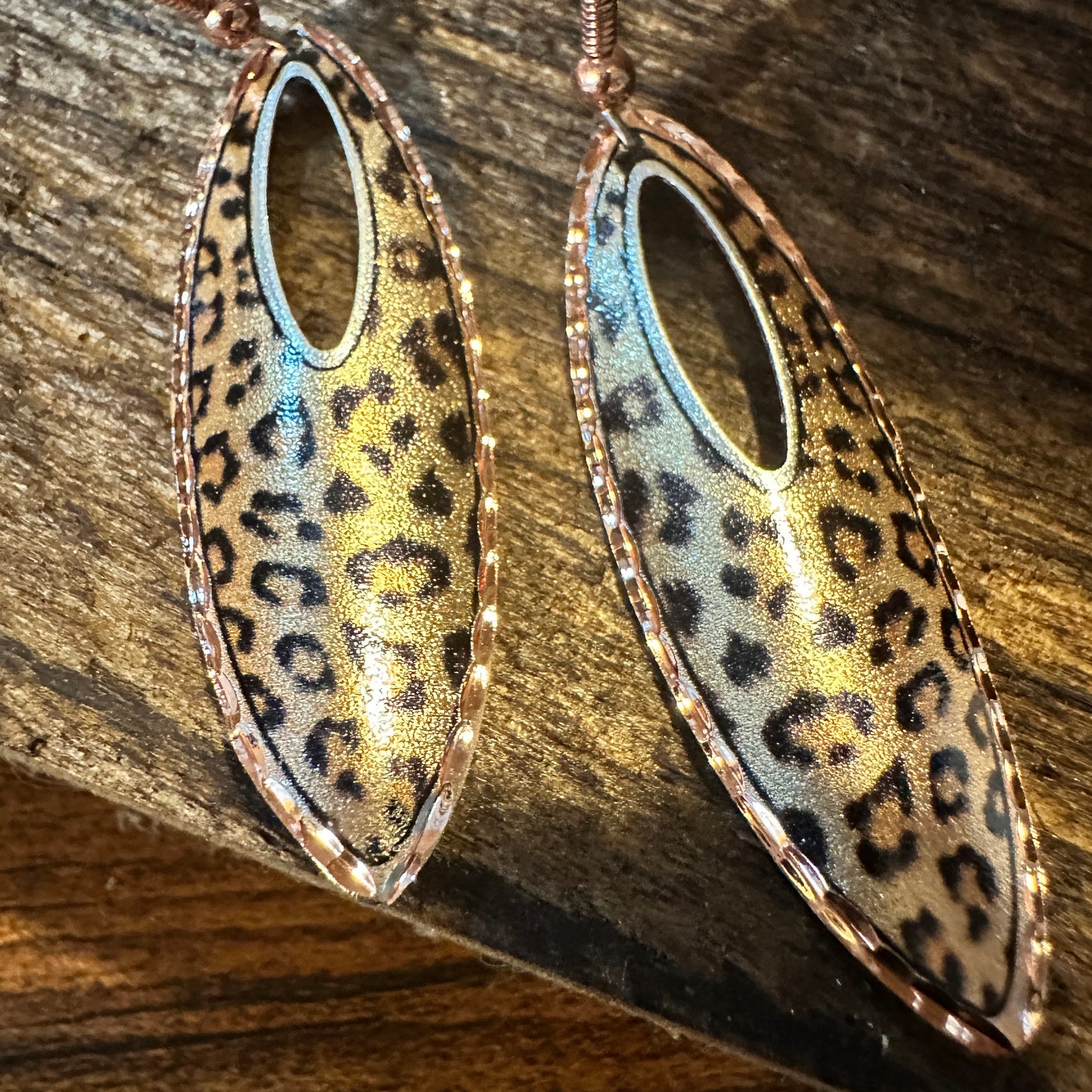 Handmade Boho Copper Earrings, Tear Drop Leopard Wire Earrings, Gift Box - Silver Elegant