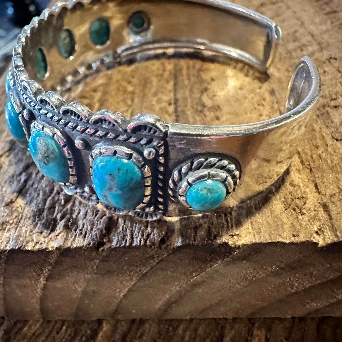 Native American Rayna Turquoise Cuff Bracelet - Sterling Silver & Unique Turquoise Stone, Gift-Ready Elegance - Silver Elegant