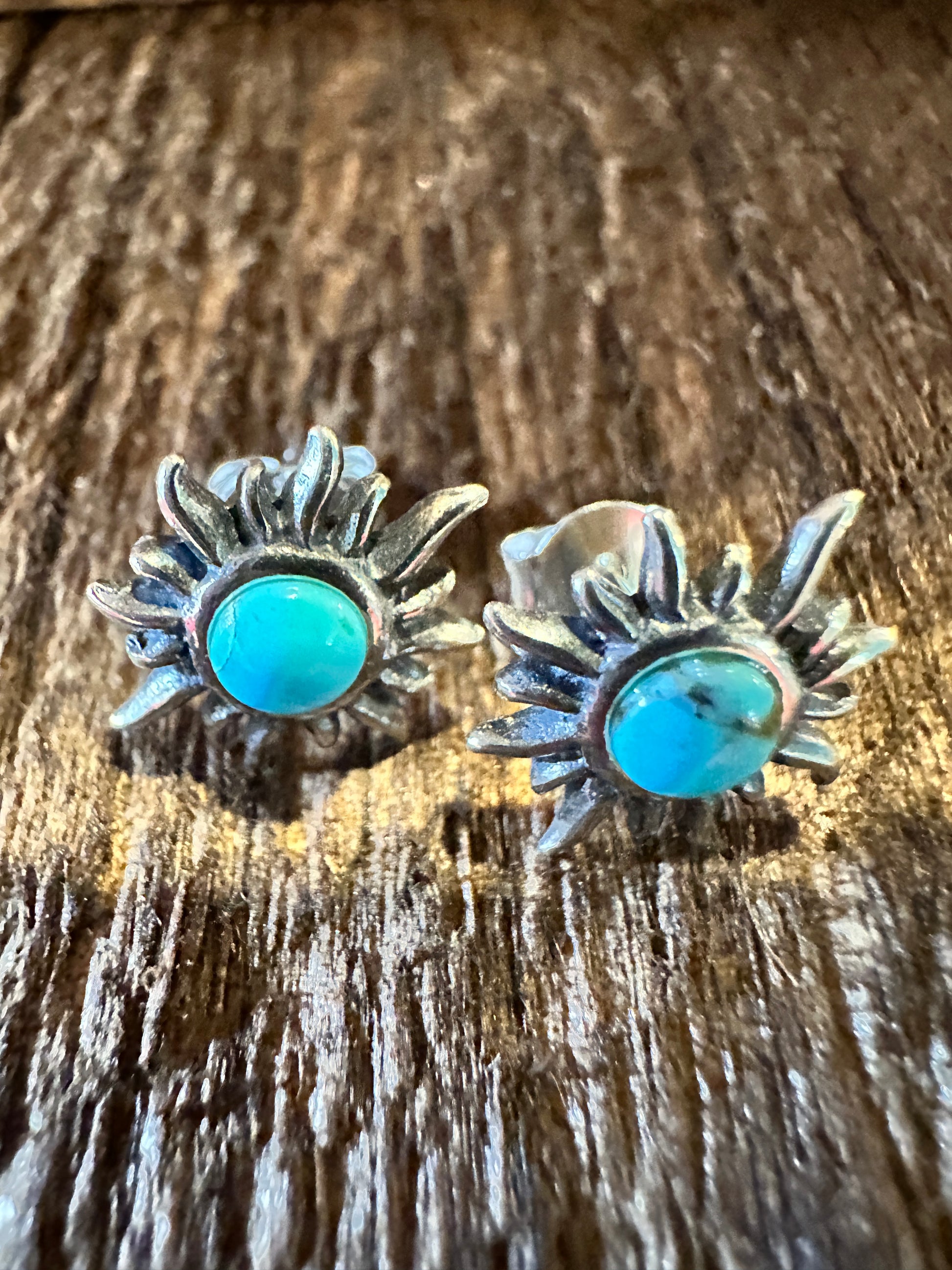 Navajo Sunburst Turquoise Earrings in Sterling Silver - Elegant Gift Box Included - Silver Elegant