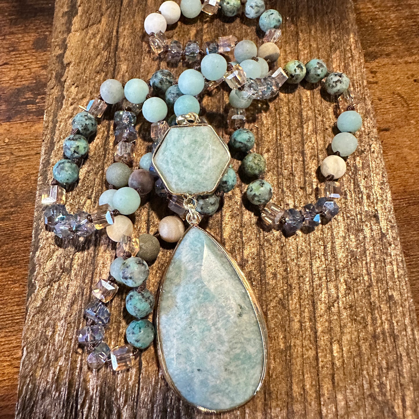 This bohemian Natural Stone Beads Pendant Necklace features a family tree pendant and natural bead design. It is lightweight and elegant, perfect for gifting. - Silver Elegant