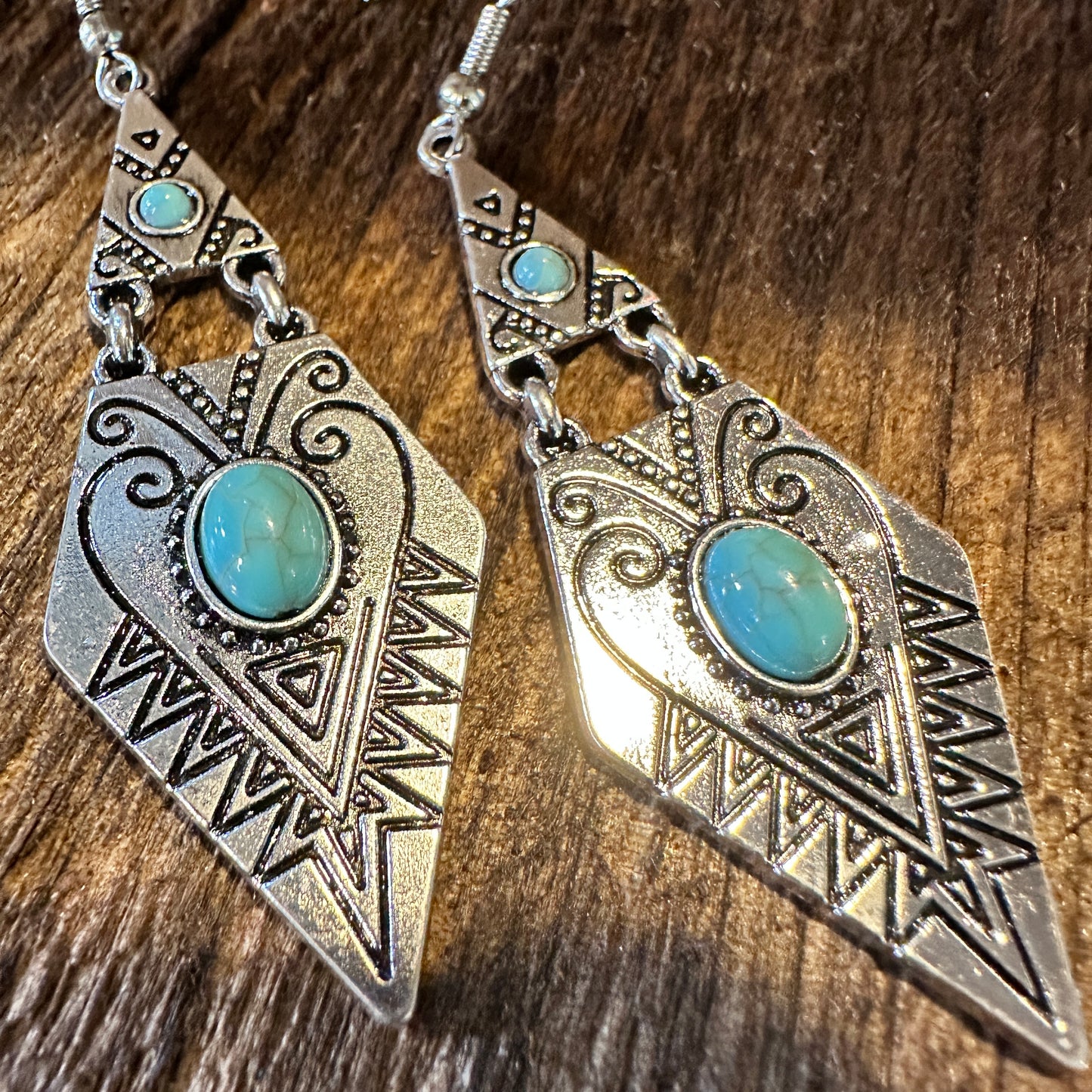 Southwestern Boho Vintage Droplet Dangle Earrings, Turquoise Stone, Gift Box - Silver Elegant