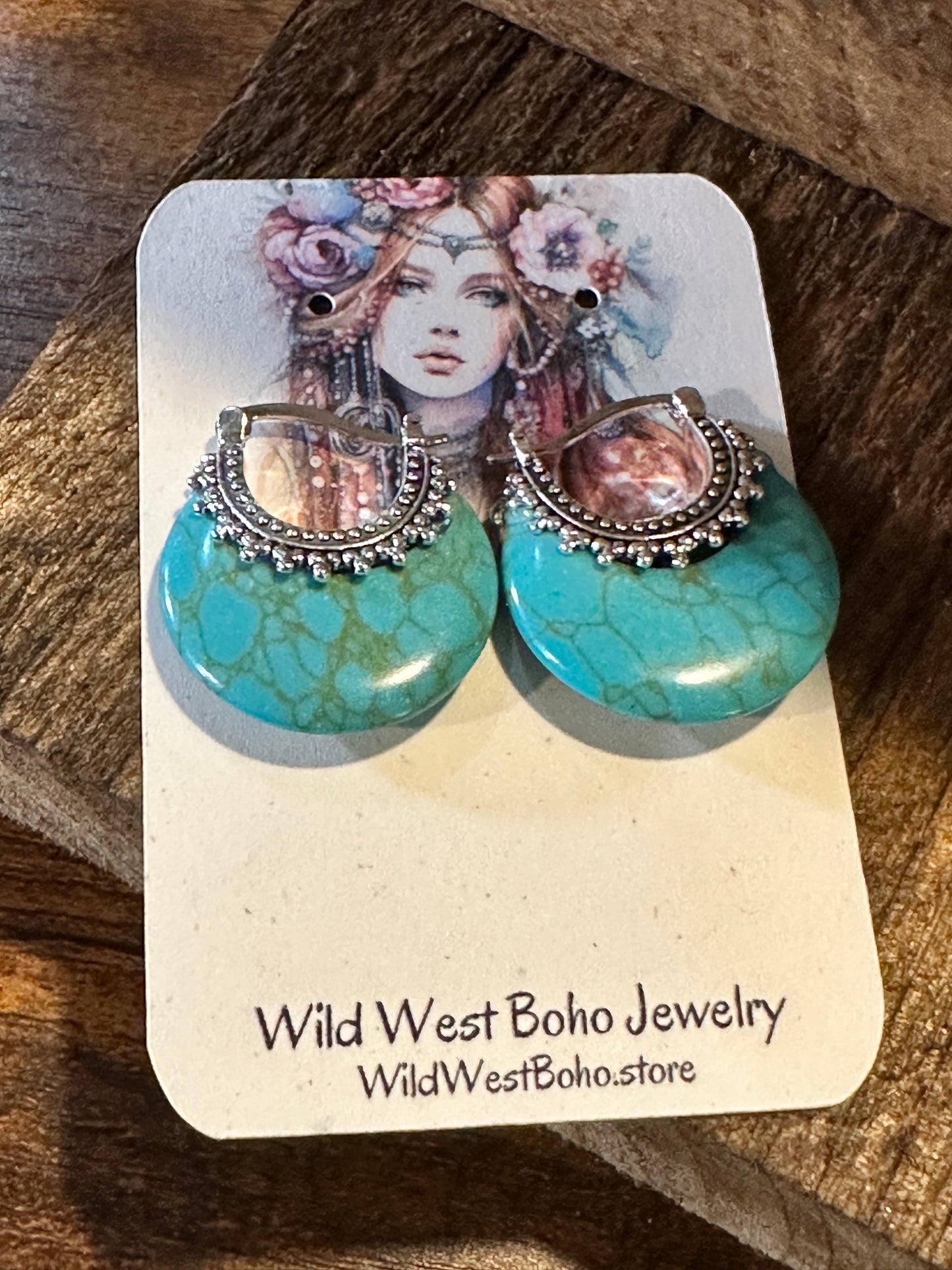 Boho Vintage Southwestern Dangle Wire Earrings, Turquoise Stone, Gift Box - Silver Elegant