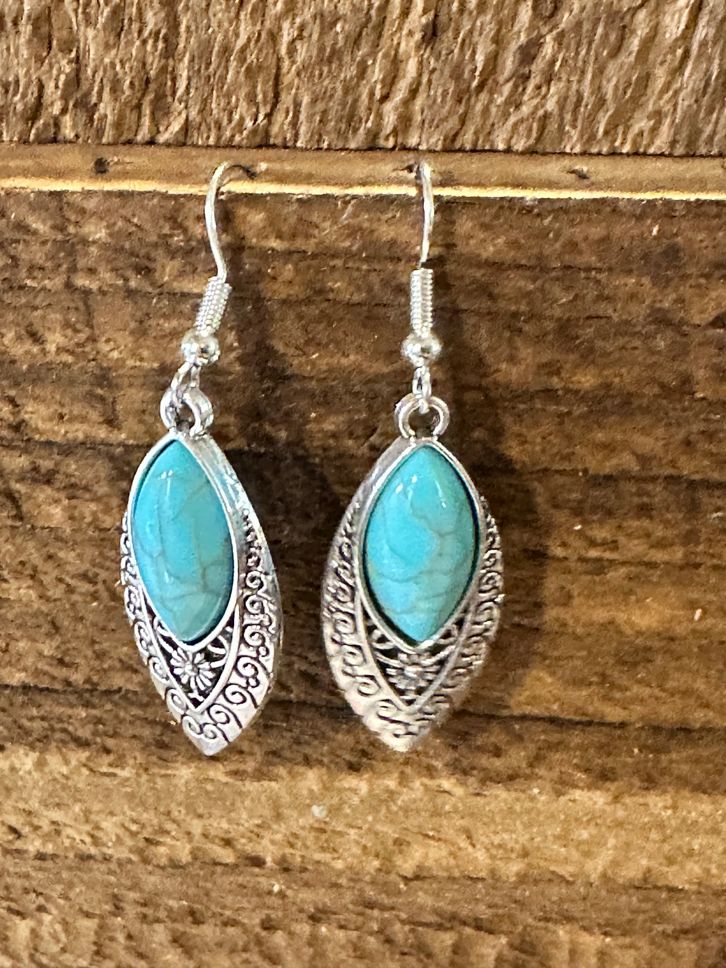 Boho Vintage Chic Southwestern Dangle Wire Earrings, Turquoise Stone, Gift Box - Silver Elegant