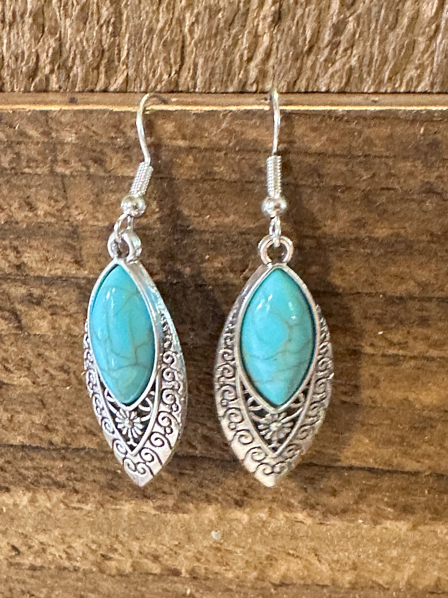 Boho Vintage Chic Southwestern Dangle Wire Earrings, Turquoise Stone, Gift Box - Silver Elegant