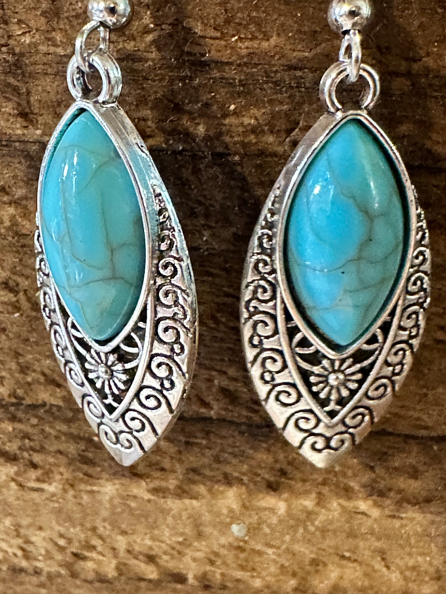 Boho Vintage Chic Southwestern Dangle Wire Earrings, Turquoise Stone, Gift Box - Silver Elegant
