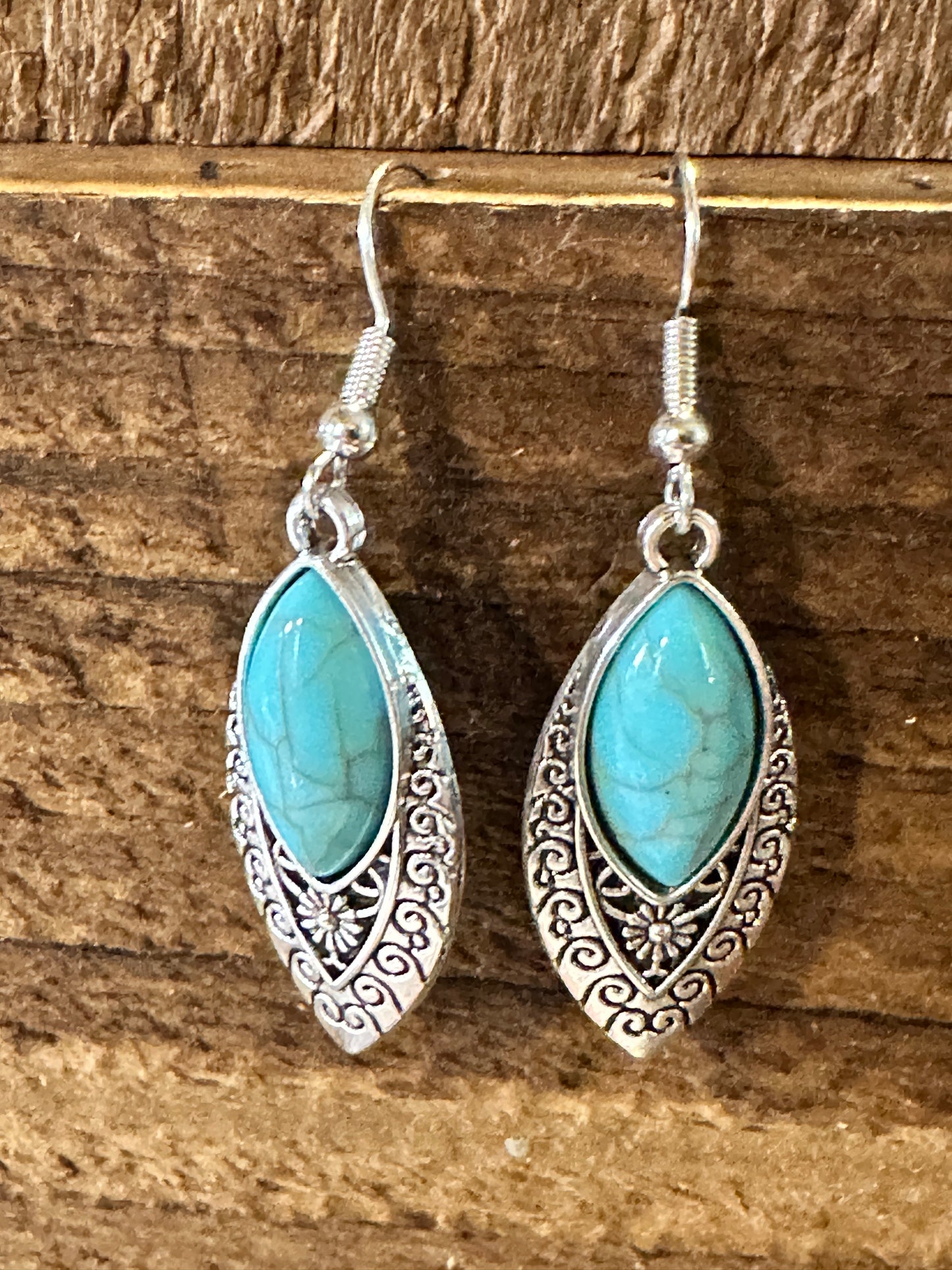 Boho Vintage Chic Southwestern Dangle Wire Earrings, Turquoise Stone, Gift Box - Silver Elegant