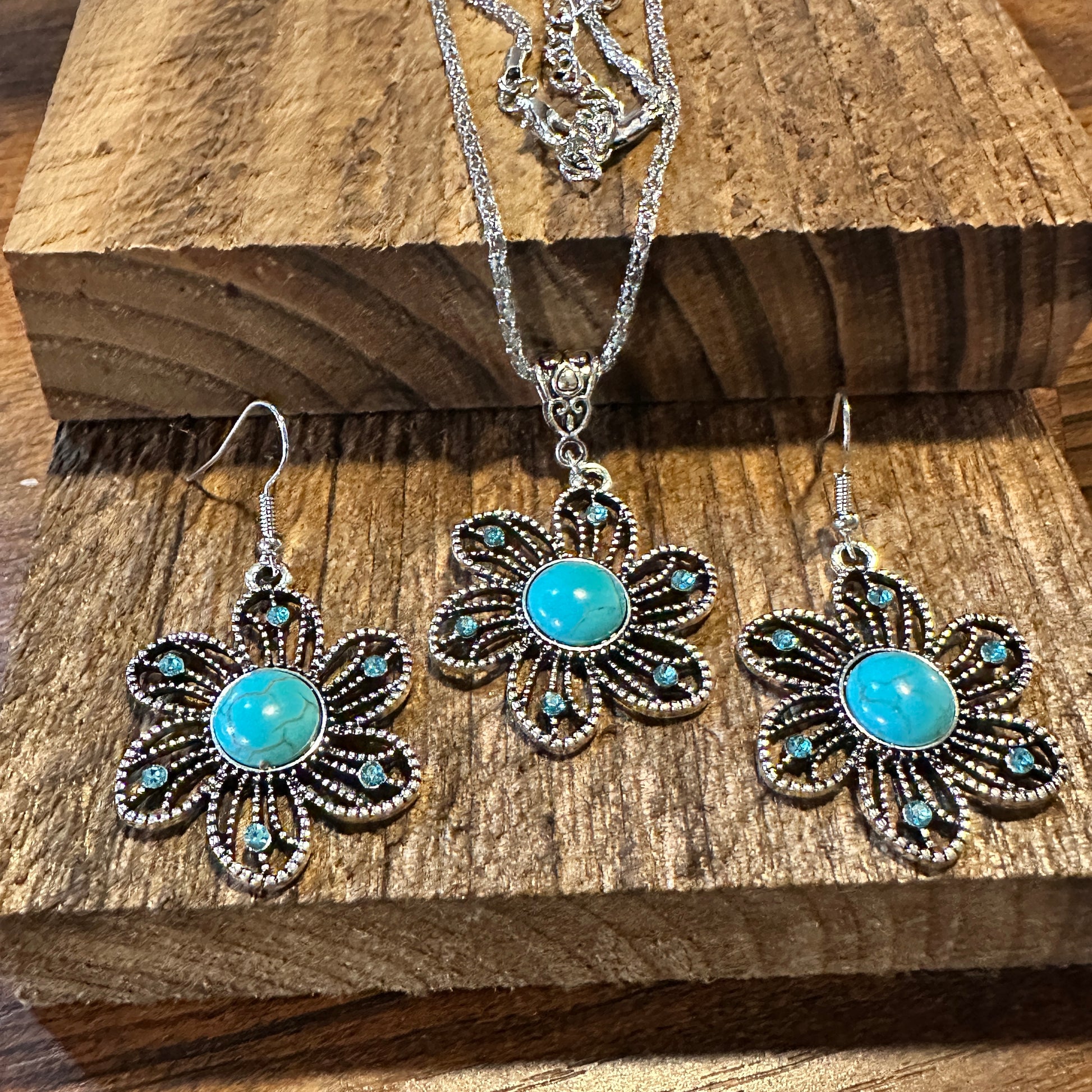 Handcrafted Boho Turquoise Jewelry Set, Lace Beads Necklace/ Earring Set , Gift Box - Silver Elegant