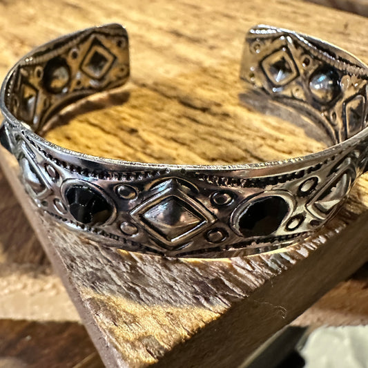 Boho Vintage Southwestern Navajo Open Cuff Bracelet, Black Onyx Stones, Gift Box - Silver Elegant