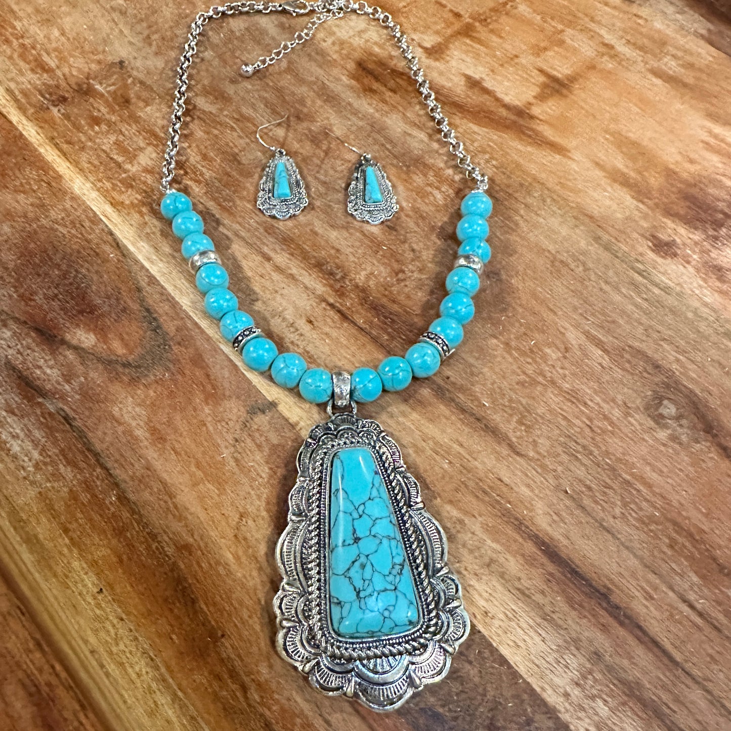 Boho Chic Western Turquoise Rustic Charm Trapezoid Jewelry Set with Cabochon Accents, Gift Box