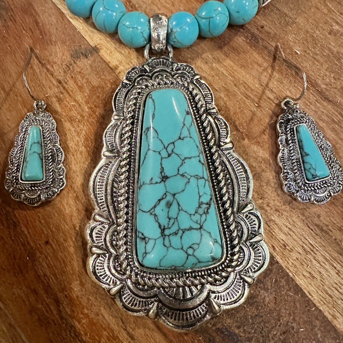 Boho Chic Western Turquoise Rustic Charm Trapezoid Jewelry Set with Cabochon Accents, Gift Box