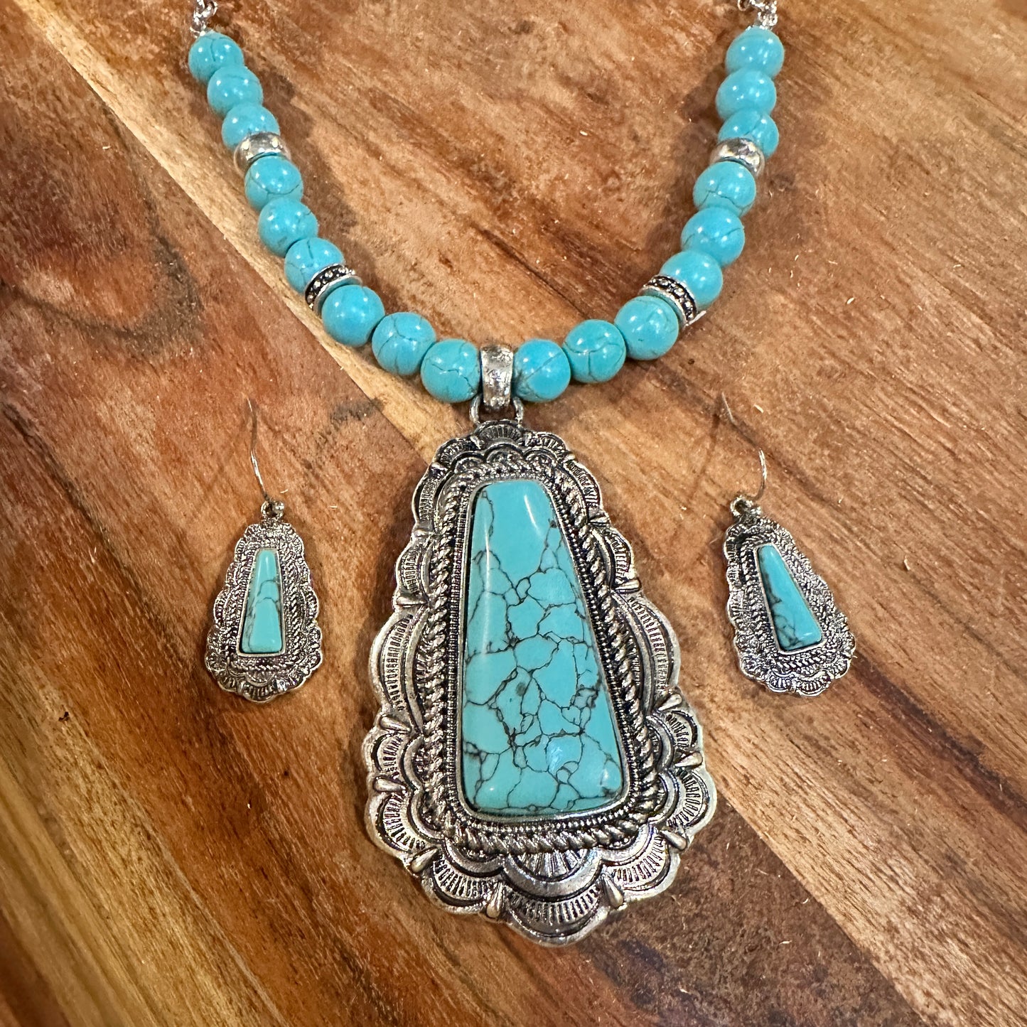 Boho Chic Western Turquoise Rustic Charm Trapezoid Jewelry Set with Cabochon Accents, Gift Box