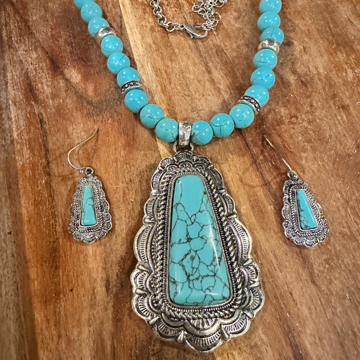 Boho Chic Western Turquoise Rustic Charm Trapezoid Jewelry Set with Cabochon Accents, Gift Box