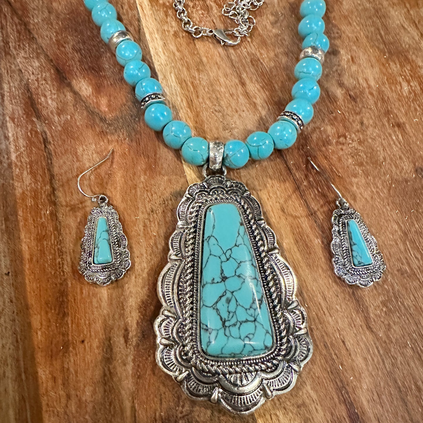 Boho Chic Western Turquoise Rustic Charm Trapezoid Jewelry Set with Cabochon Accents, Gift Box