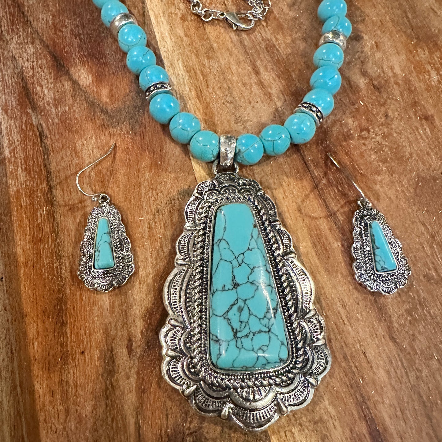 Boho Chic Western Turquoise Rustic Charm Trapezoid Jewelry Set with Cabochon Accents, Gift Box