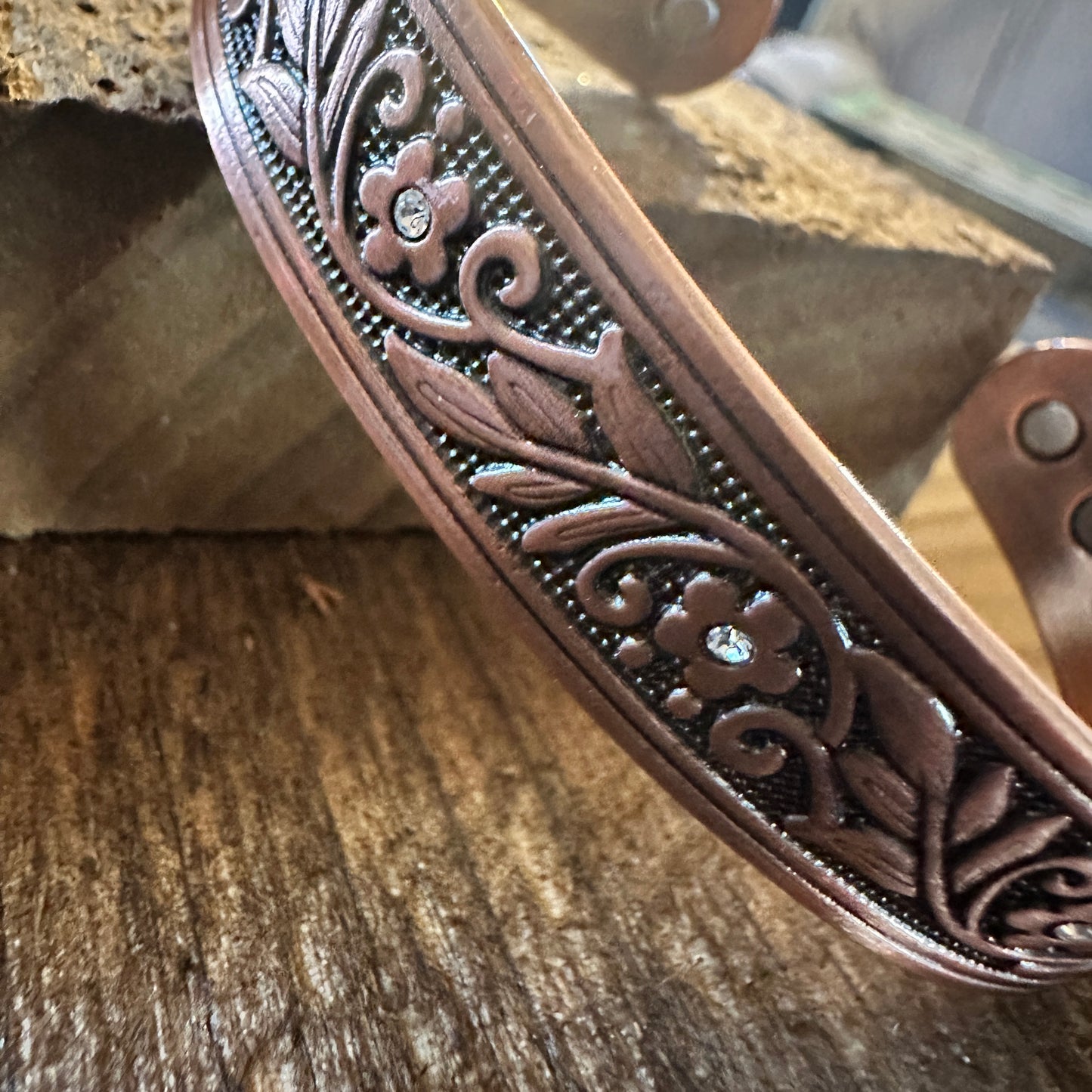 Boho Vintage Style Daisy Flower Zircon Stone Magnetic Bracelet, Arteritis Relief, Gift Box